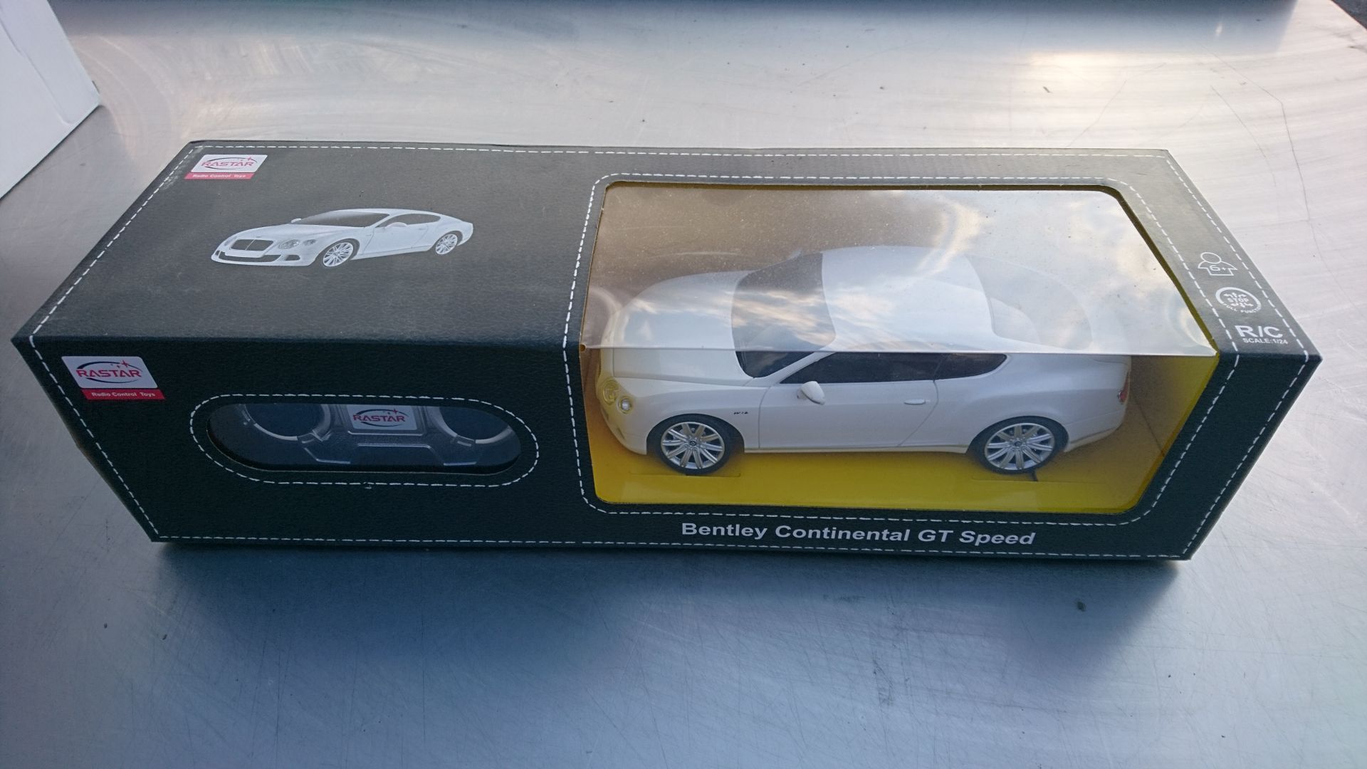 BENTLEY CONTINENTAL GT SPEED WHITE REMOTE CONTROLLED CAR *NO VAT*