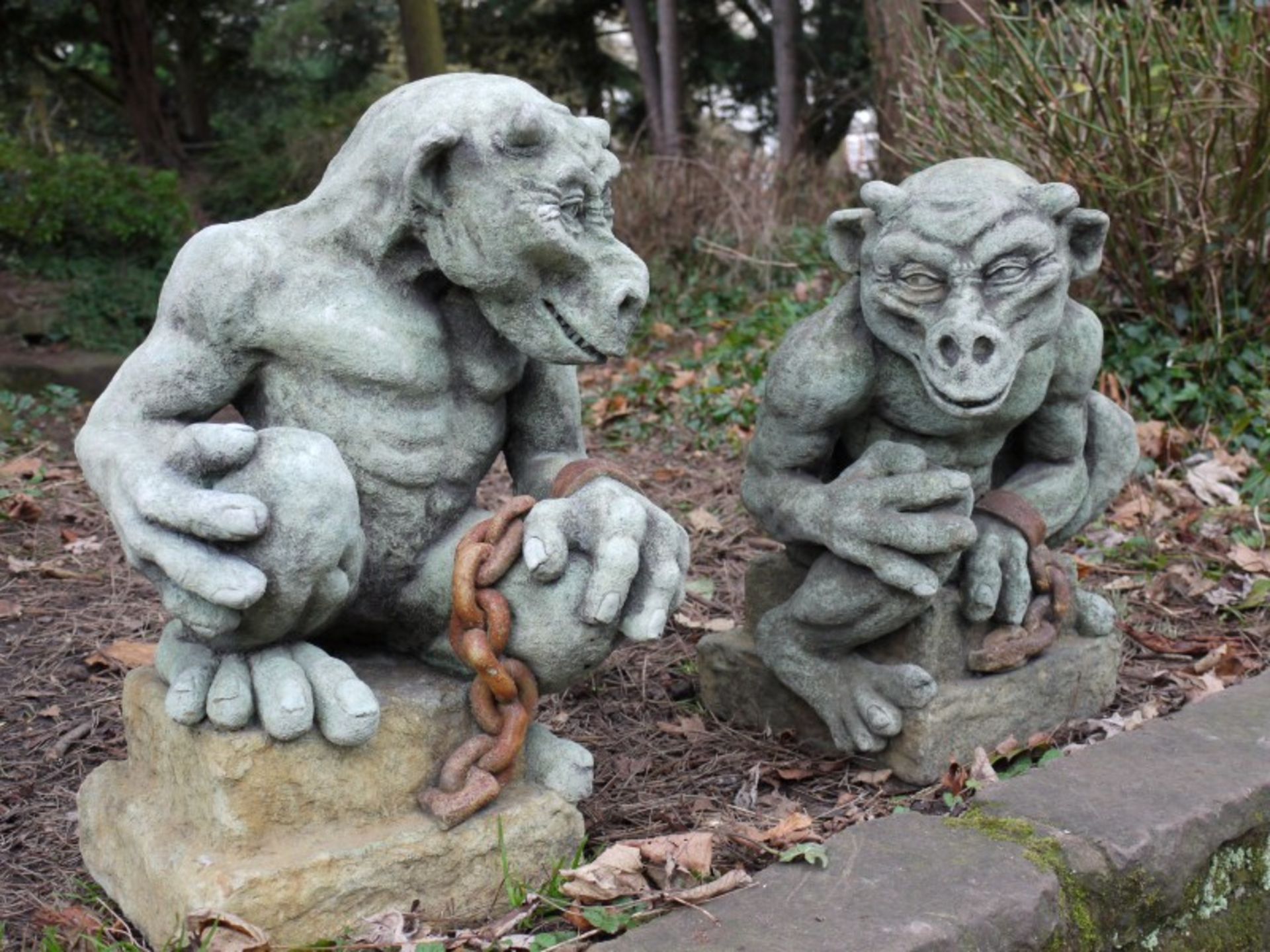 PAIR OF GARGOYLES   These rare statues/gargoyles are all are individually hand finished in the UK.