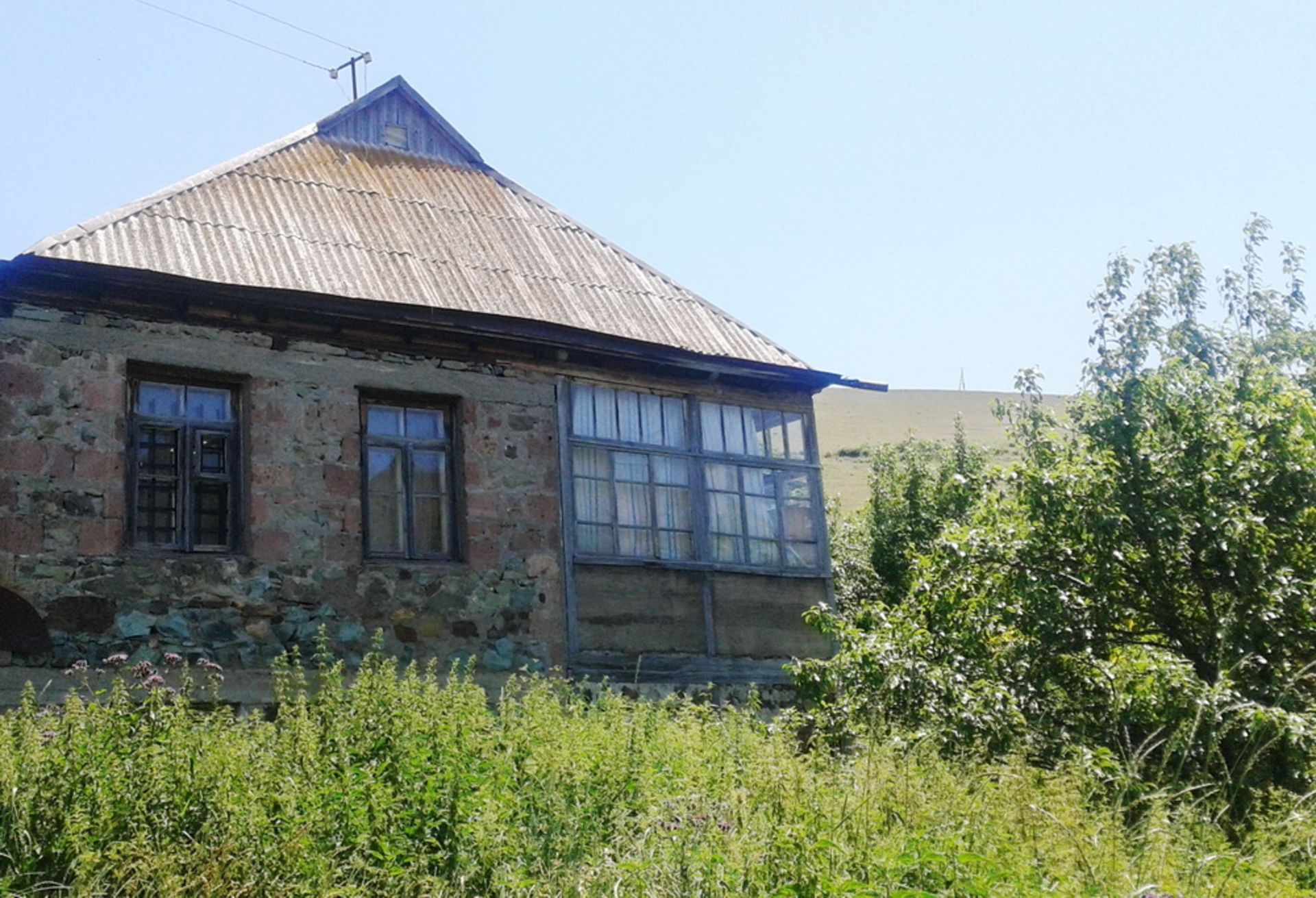 PROPERTY AND 2,280 SQM OF LAND IN DRAXTIK, ARMENIA CLOSE TO LAKE SEVAN - Image 10 of 19