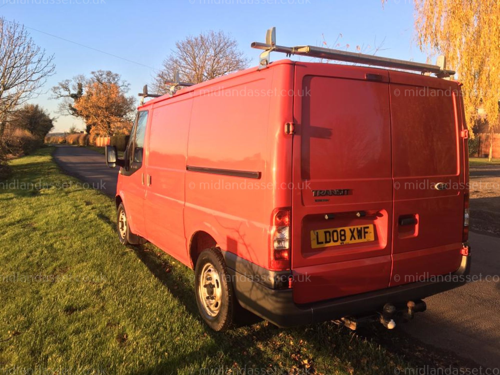 2008/08 REG FORD TRANSIT 85 T260S FWD PANEL VAN ONE OWNER - Image 4 of 9