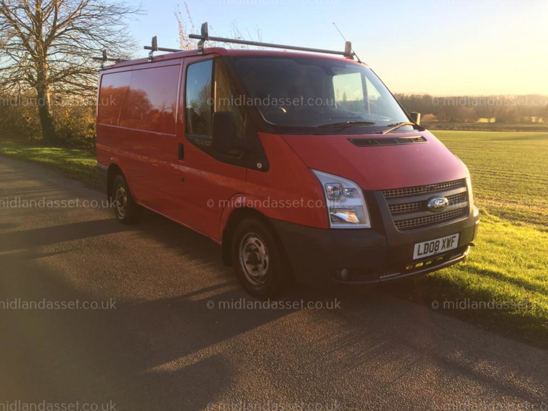 2008/08 REG FORD TRANSIT 85 T260S FWD PANEL VAN ONE OWNER