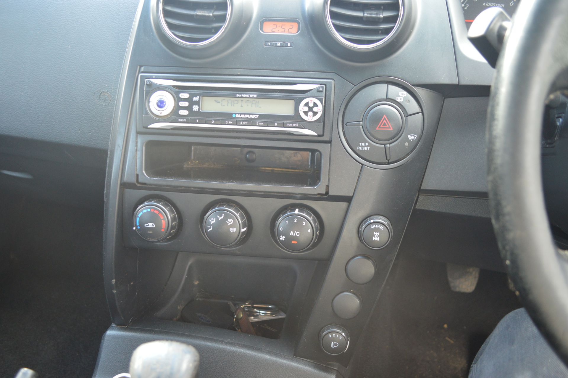 2009/59 REG SSANGYONG ACTYON 4WD SPORTS PICK-UP, SHOWING 1 FORMER KEEPER - Image 17 of 19