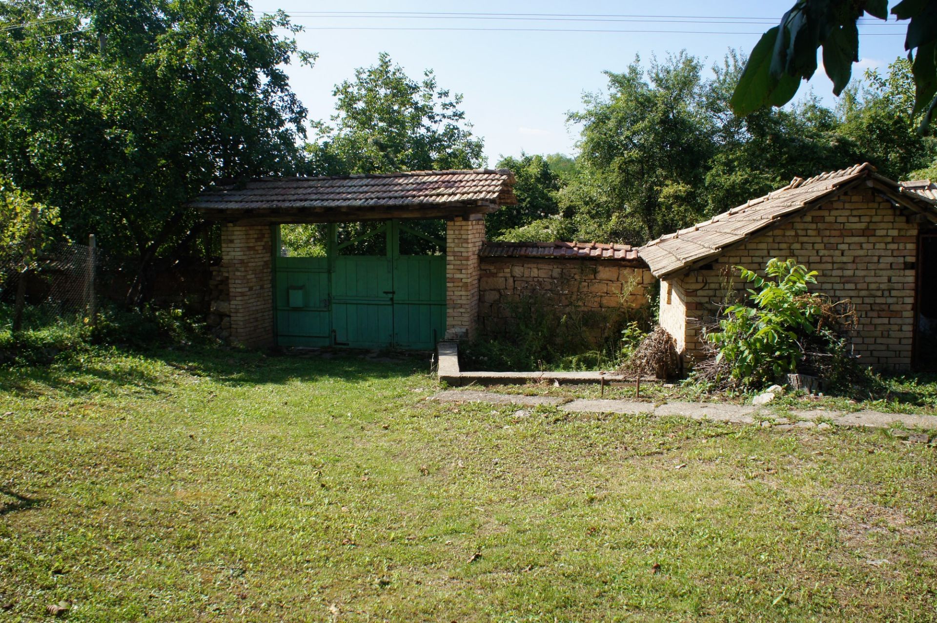 PROPERTY AND 1,770 SQM OF LAND IN POPOVO, BULGARIA - Image 3 of 48