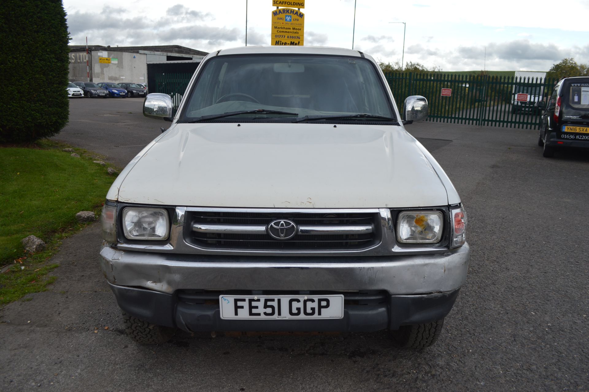 2002/51 REG TOYOTA HI-LUX 4X4 EX TURBO DIESEL, SHOWING 1 FORMER KEEPER - Image 2 of 14