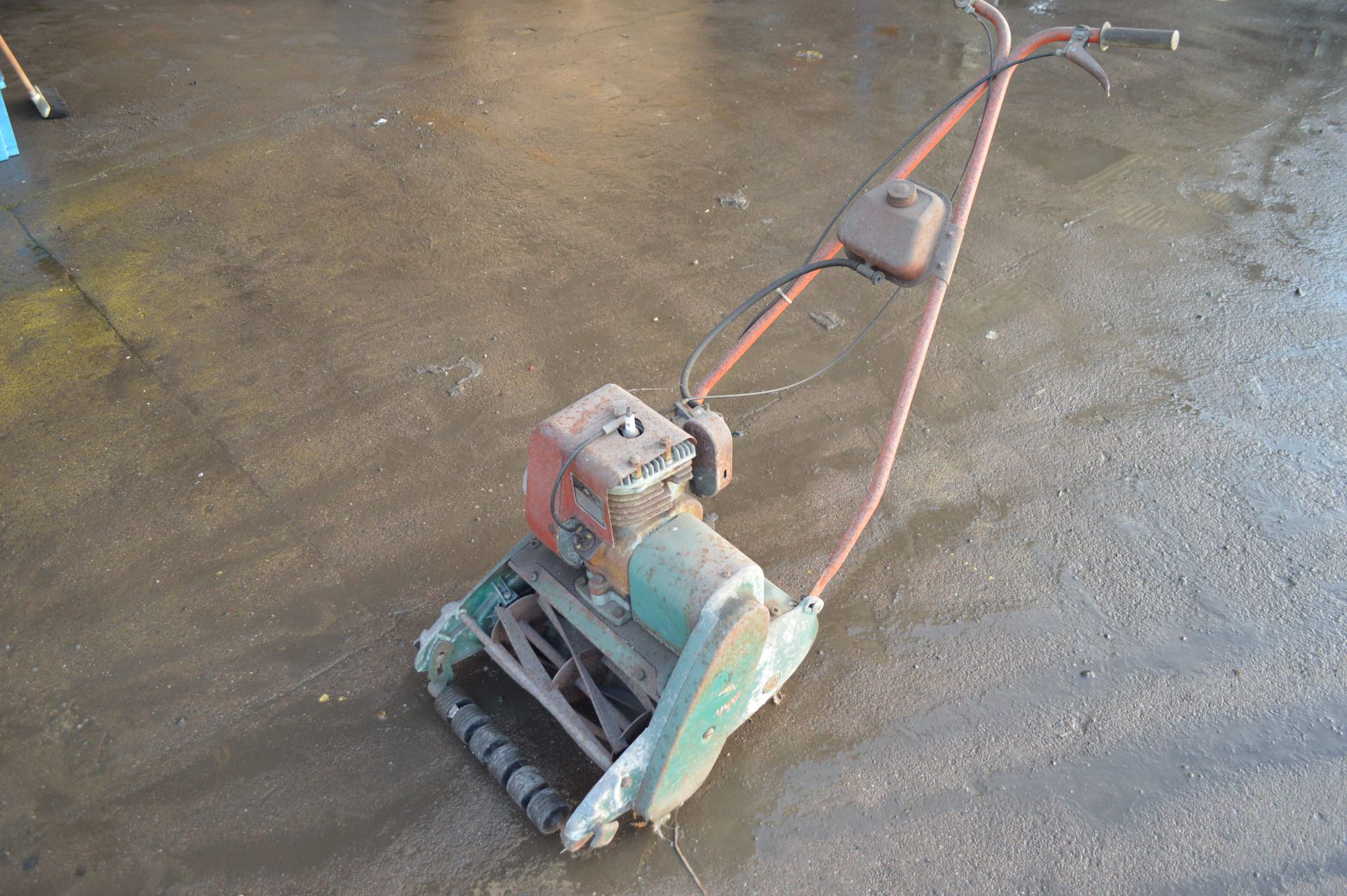 SIF HAND PUSH LAWN MOWER *NO VAT*   PULL START UNTESTED    COLLECTION / VIEWING FROM MARKHAM MOOR, - Image 4 of 4