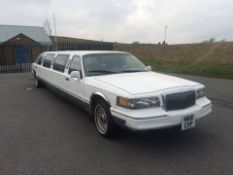 1996/N REG LINCOLN TOWN CAR LIMOUSINE AUTOMATIC V8 PETROL, SHOWING 3 FORMER KEEPERS