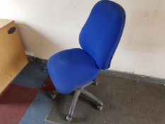 BLUE CLOTH OFFICE CHAIR, OFFICE CLEARANCE *NO VAT*