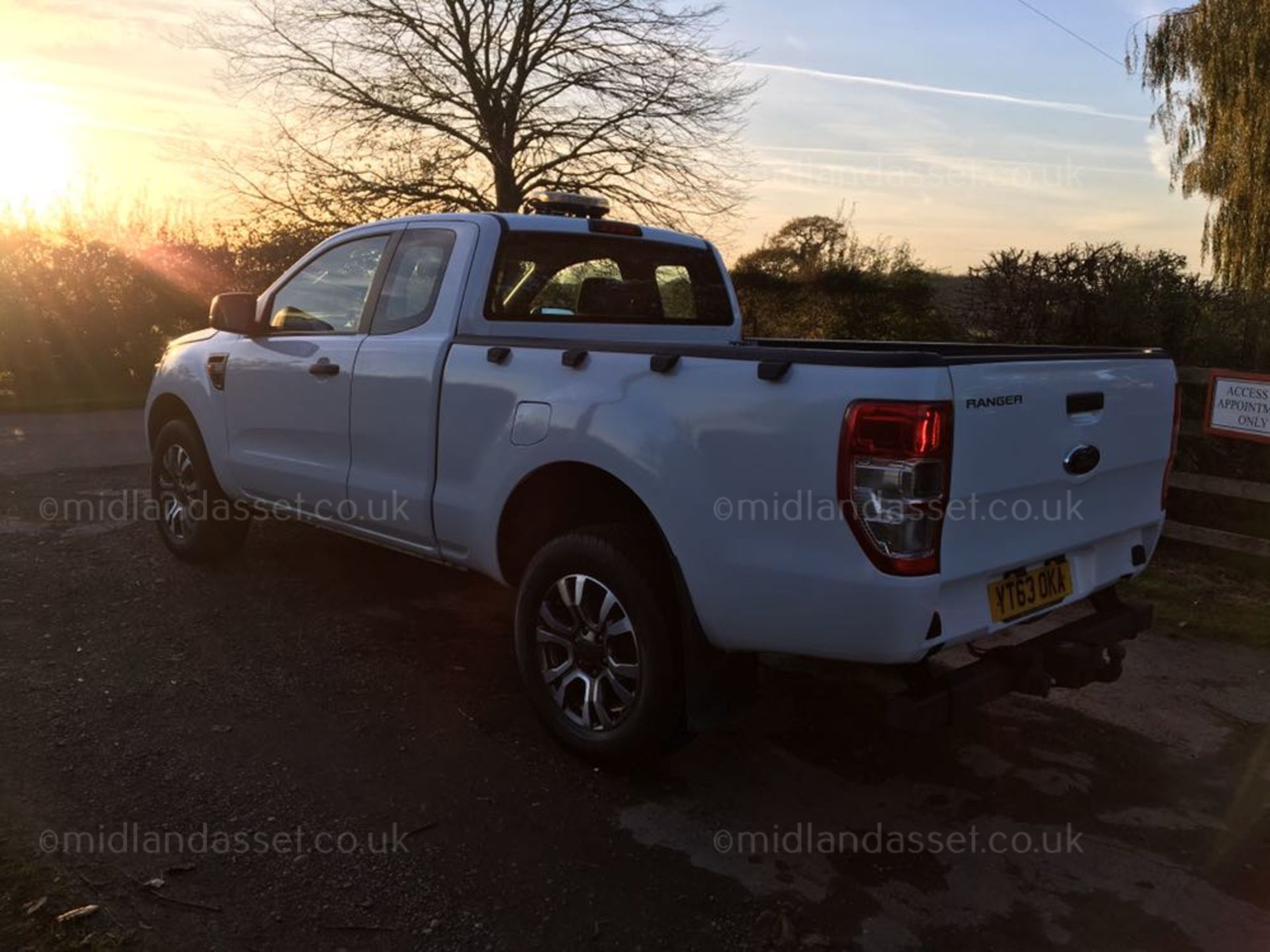2013/63 REG FORD RANGER XL 4x4 TDCI PICK-UP ONE OWNER - Image 4 of 11