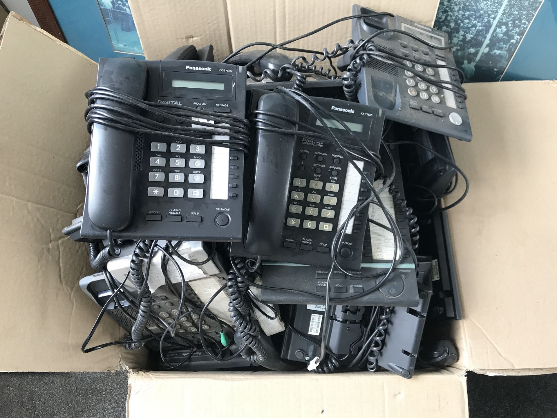 BOX OF X16 PANASONIC LANDLINE TELEPHONES, UNTESTED *NO VAT* - Image 3 of 3