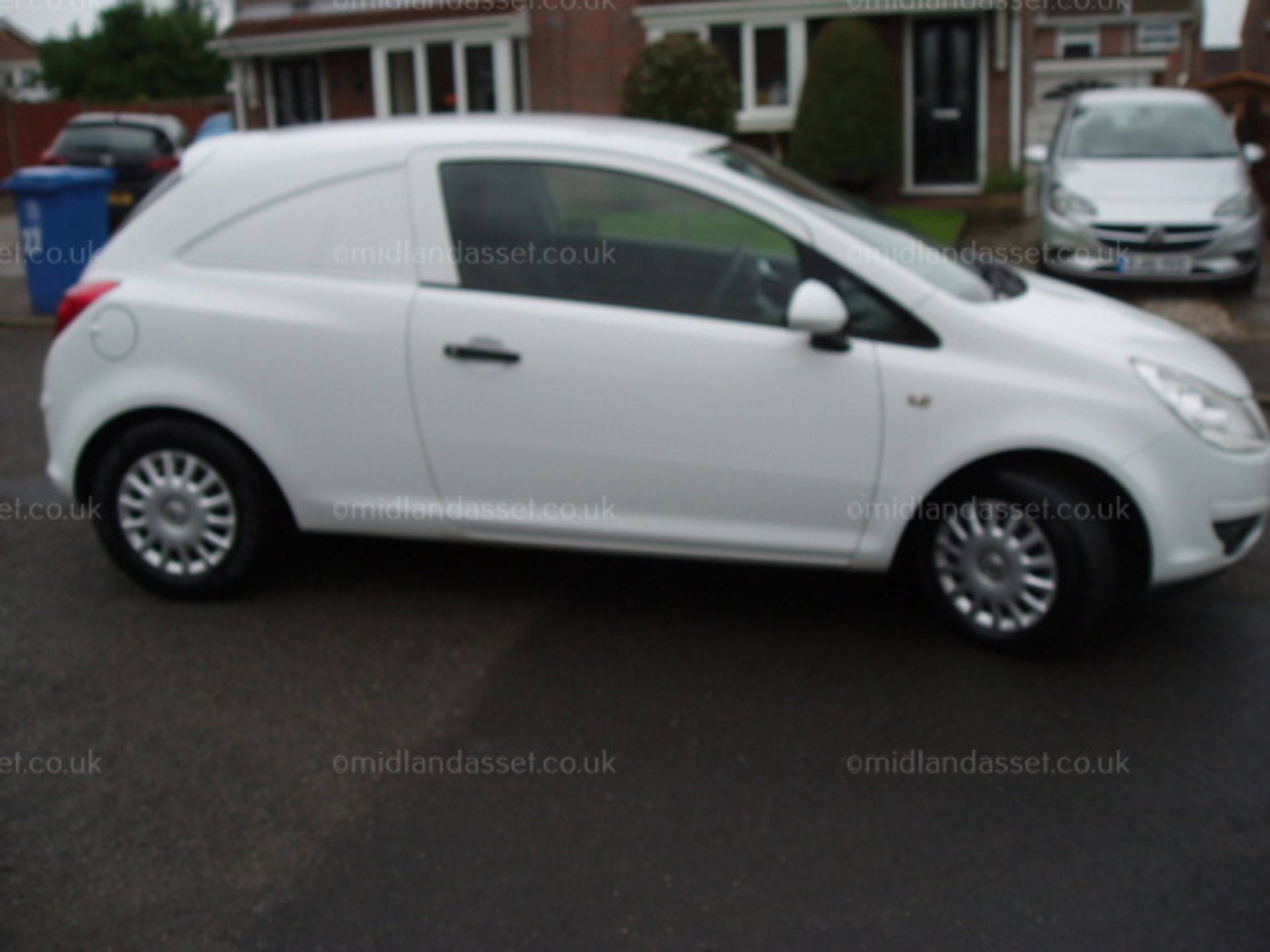 2009/58 REG VAUXHALL CORSA CDTI CAR DERIVED VAN ONE FORMER KEEPER - Image 2 of 12