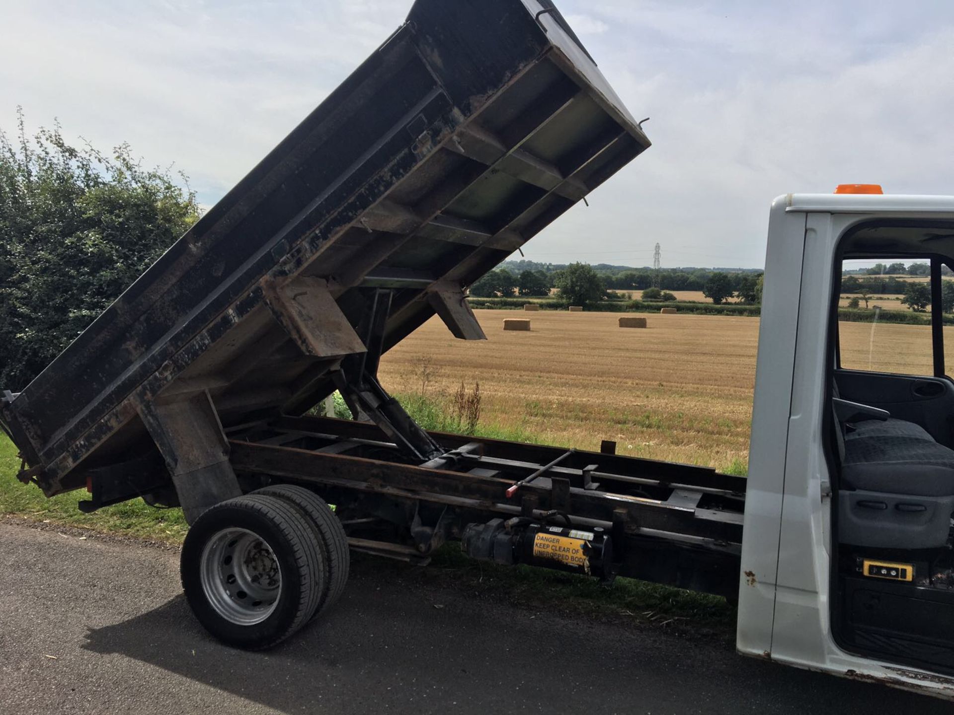 2007/07 REG FORD TRANSIT 100 T350M RWD TIPPER, SHOWING 1 FORMER KEEPER *NO VAT* - Image 7 of 11