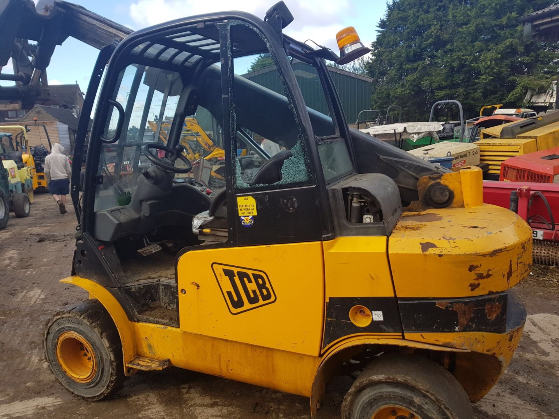 2010 JCB 35D 4X4 TLT TELETRUCK 5500KG SHOWING 8866 HOURS *PLUS VAT* - Image 2 of 8