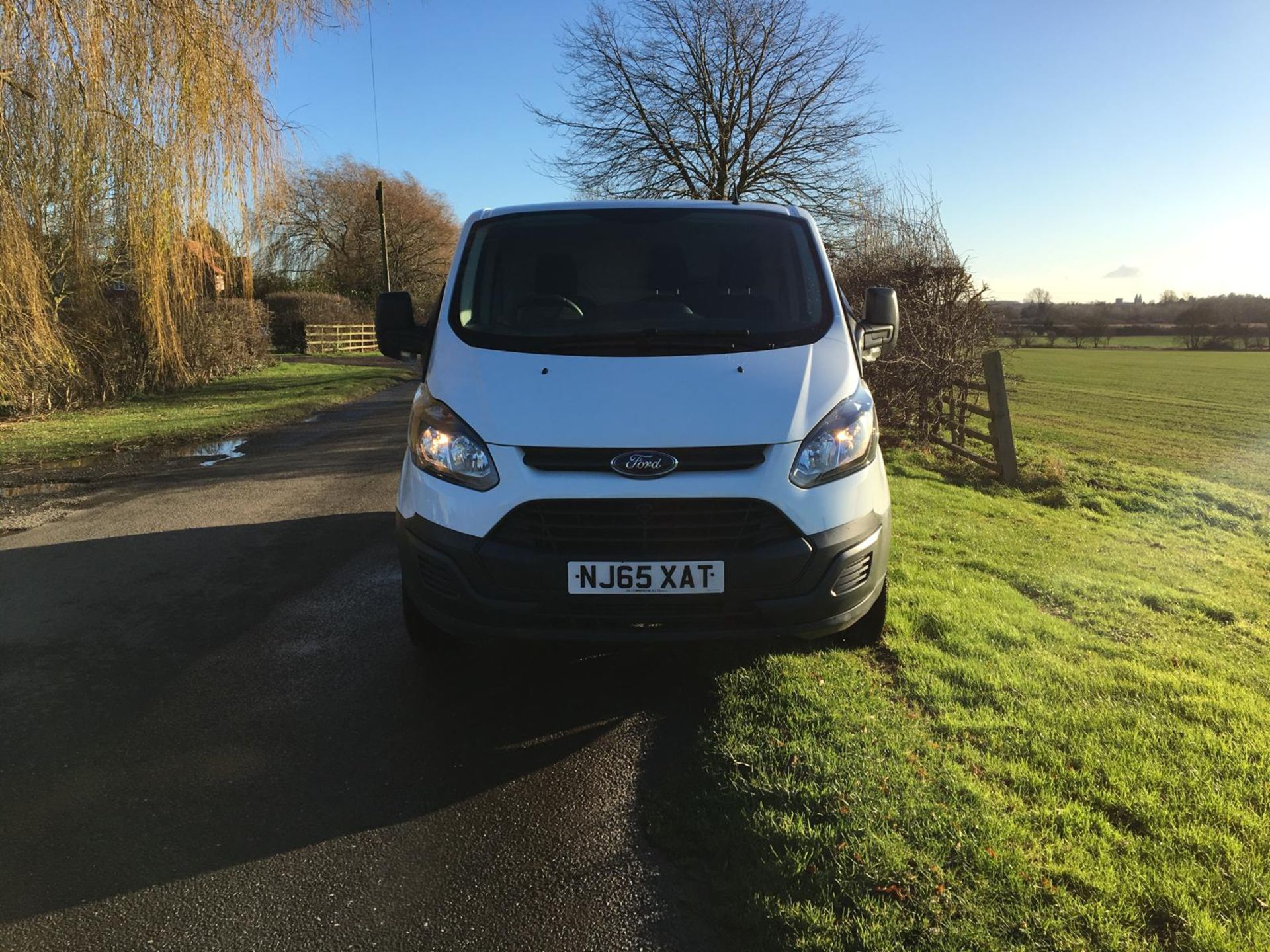 2015/65 REG FORD TRANSIT CUSTOM 290 ECO-TECH PANEL VAN 2.2 DIESEL, SHOWING 0 FORMER KEEPERS *NO VAT* - Image 2 of 10