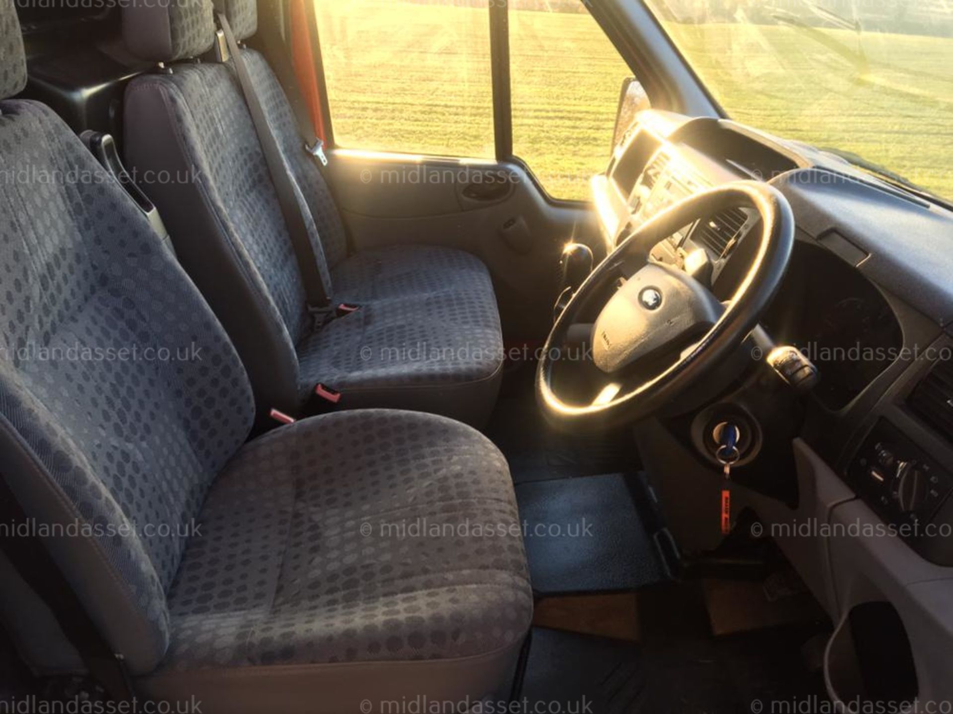 2008/08 REG FORD TRANSIT 85 T260S FWD PANEL VAN ONE OWNER - Image 8 of 9
