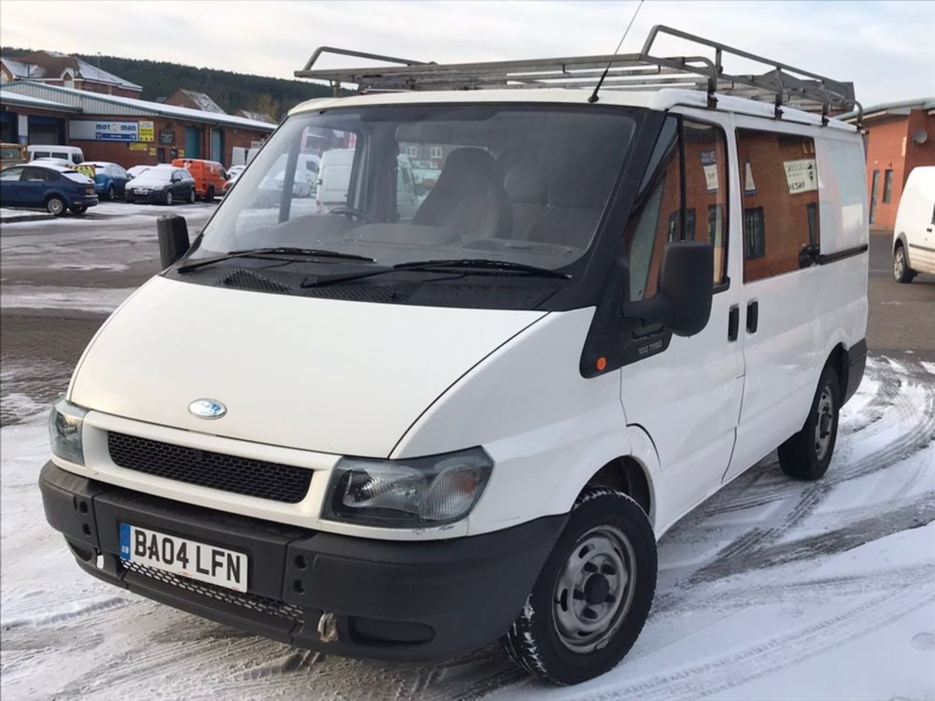 2004/04 REG FORD TRANSIT 280 SWB DIESEL PANEL VAN 2.0, SHOWING 0 FORMER KEEPERS *NO VAT* - Image 2 of 9