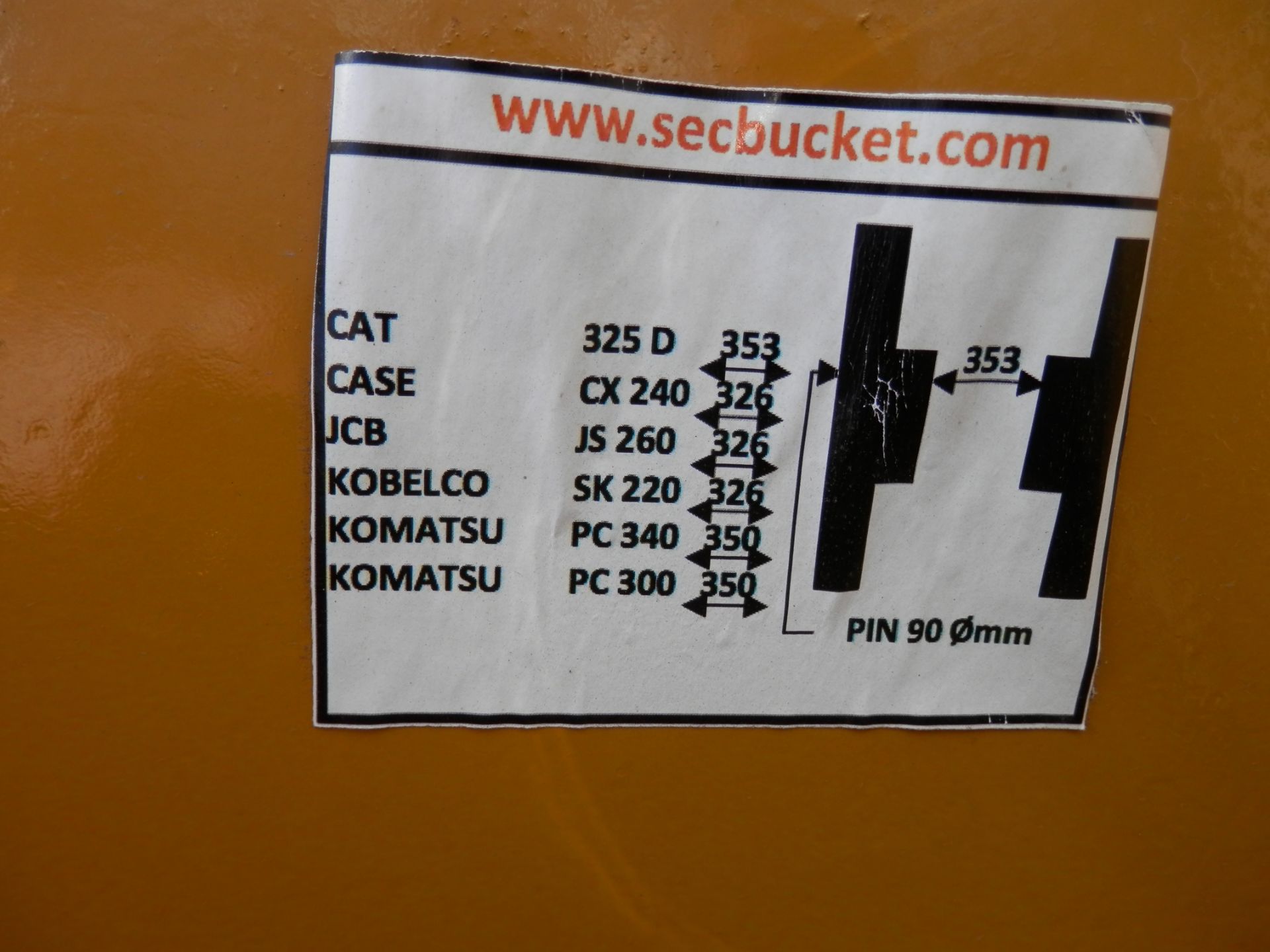 DS - NEW UNUSED RIDDLE BUCKET 90MM PIN, 353. TO FIT CAT 325D, KOMATSU PC300/340, JCB JS260 ETC.   AS - Image 2 of 4