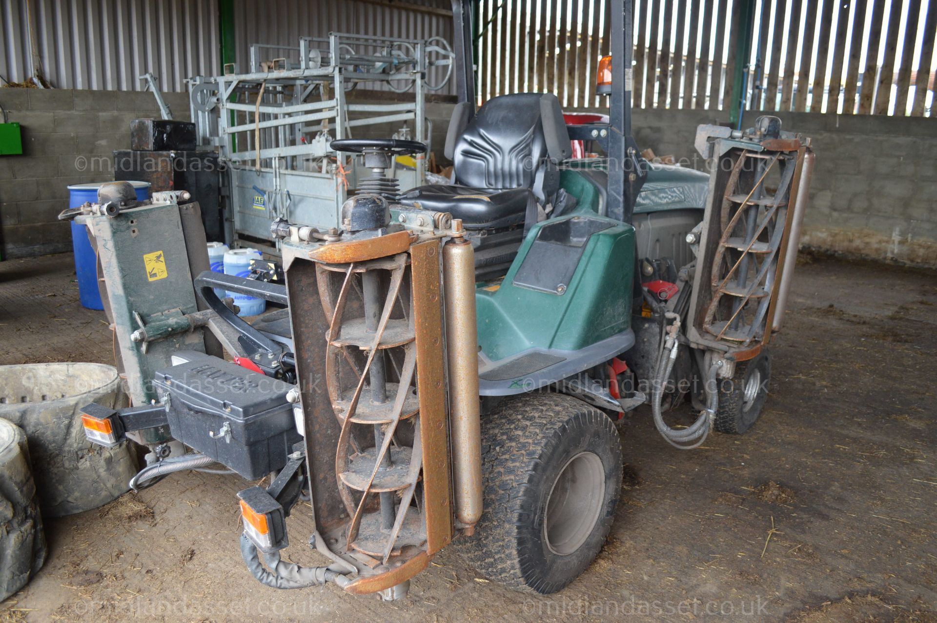 2005/55 REG HAYTER 5 GANG RIDE ON MOWER