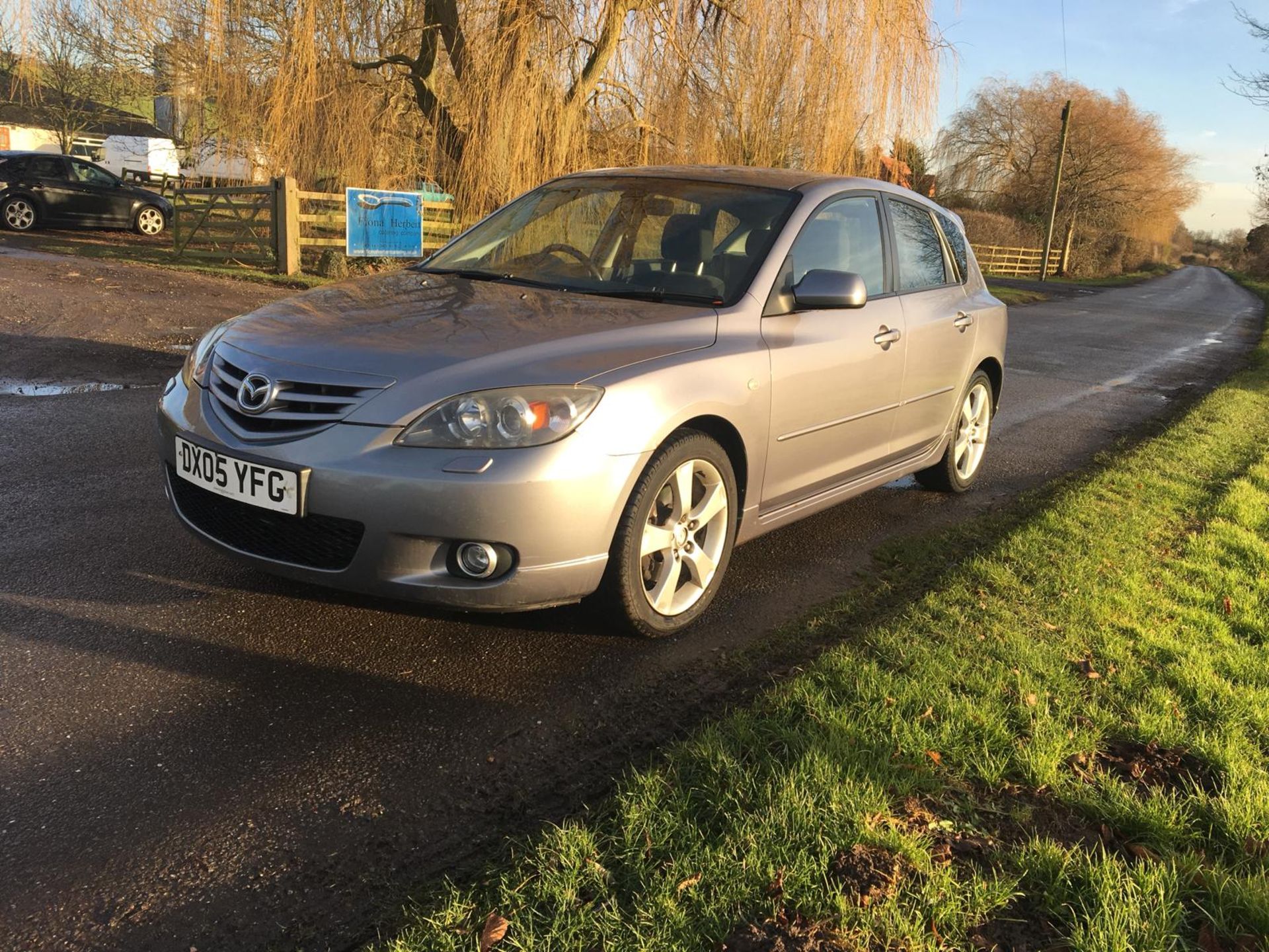 2005/05 REG MAZDA 3 SPORT 2.0 PETROL GREY 5 DOOR HATCHBACK *NO VAT* - Image 3 of 11