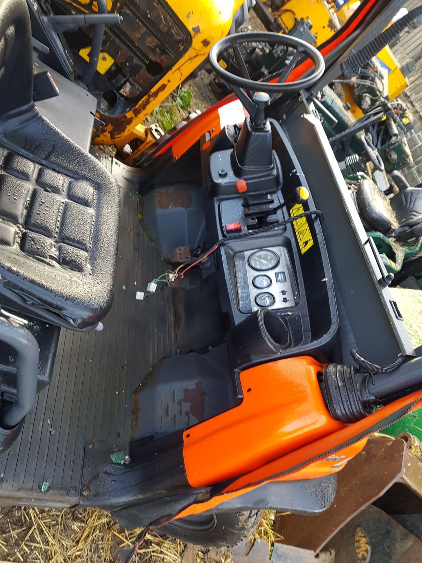 2011/61 REG KUBOTA RTV 900 SELLING AS SPARES / REPAIRS, SHOWING 0 FORMER KEEPERS *PLUS VAT* - Image 6 of 9