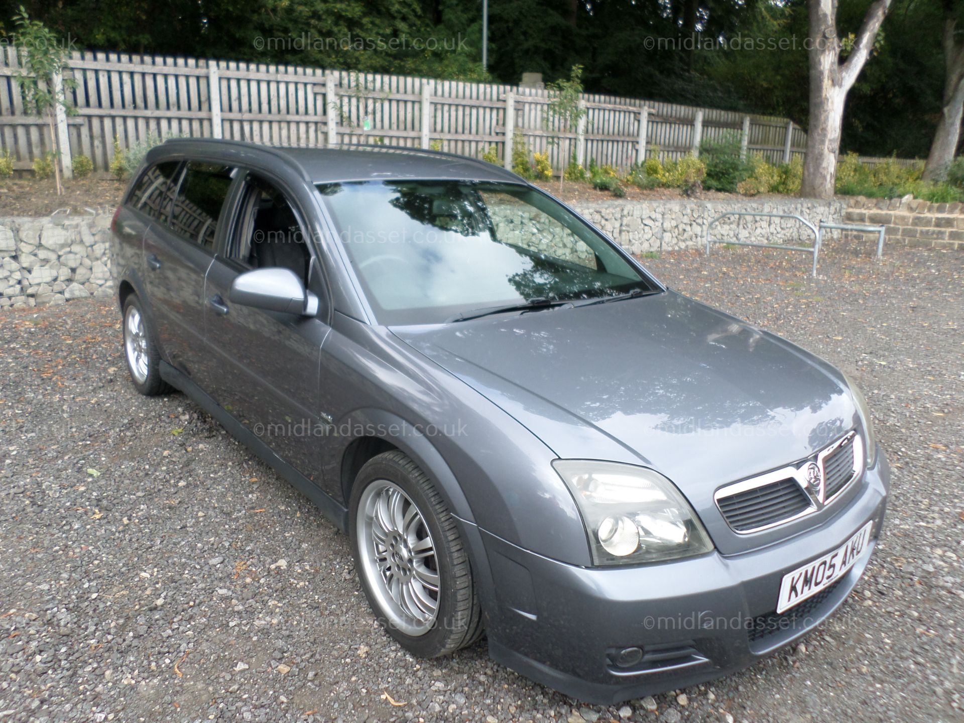 2005/05 REG VAUXHALL VECTRA SRI V6 AUTO ESTATE FULL SERVICE HISTORY