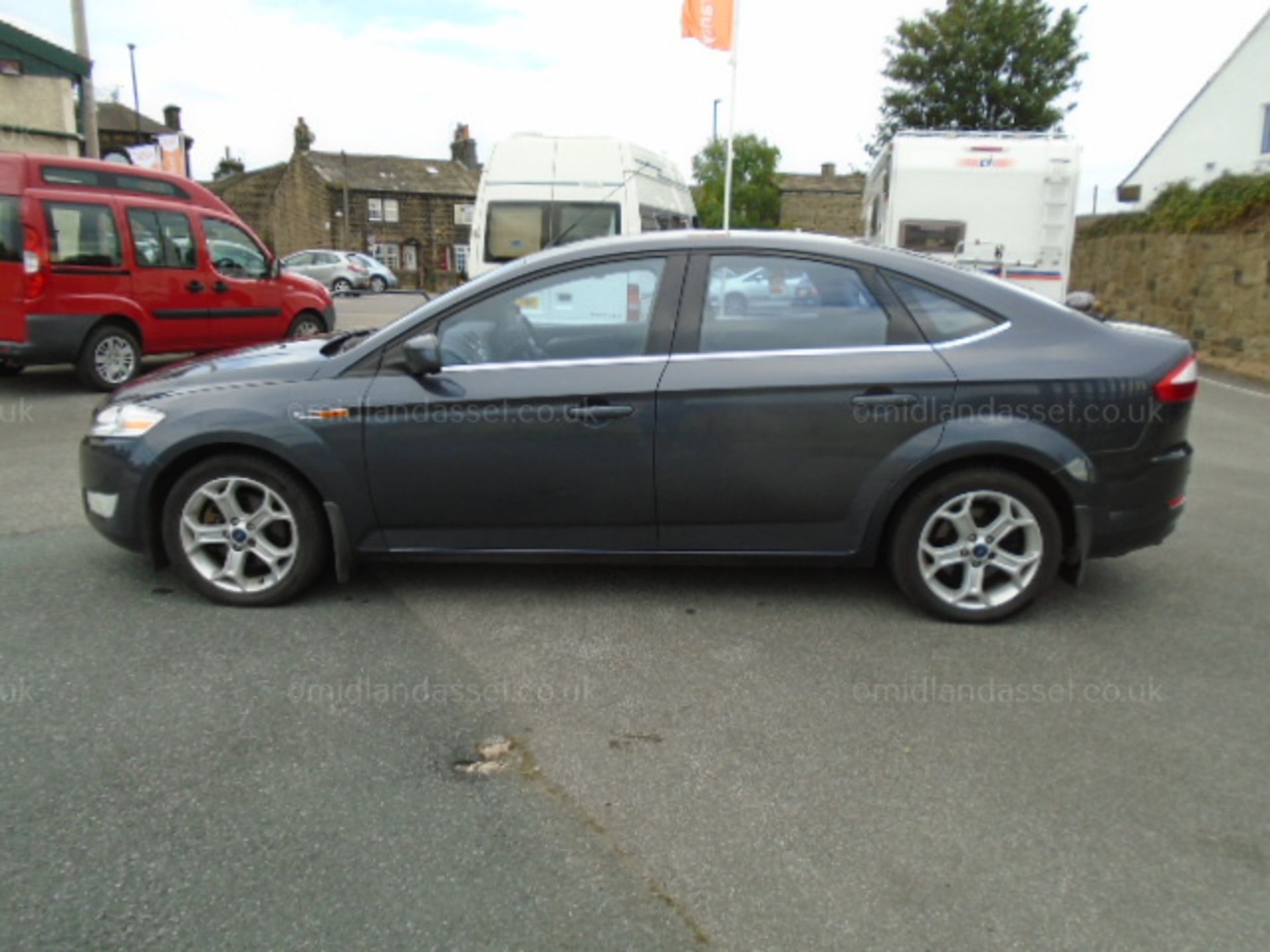 2009 REG FORD MONDEO TITANIUM 5 DOOR HATCHBACK ONE OWNER SERVICE HISTORY - Image 8 of 9