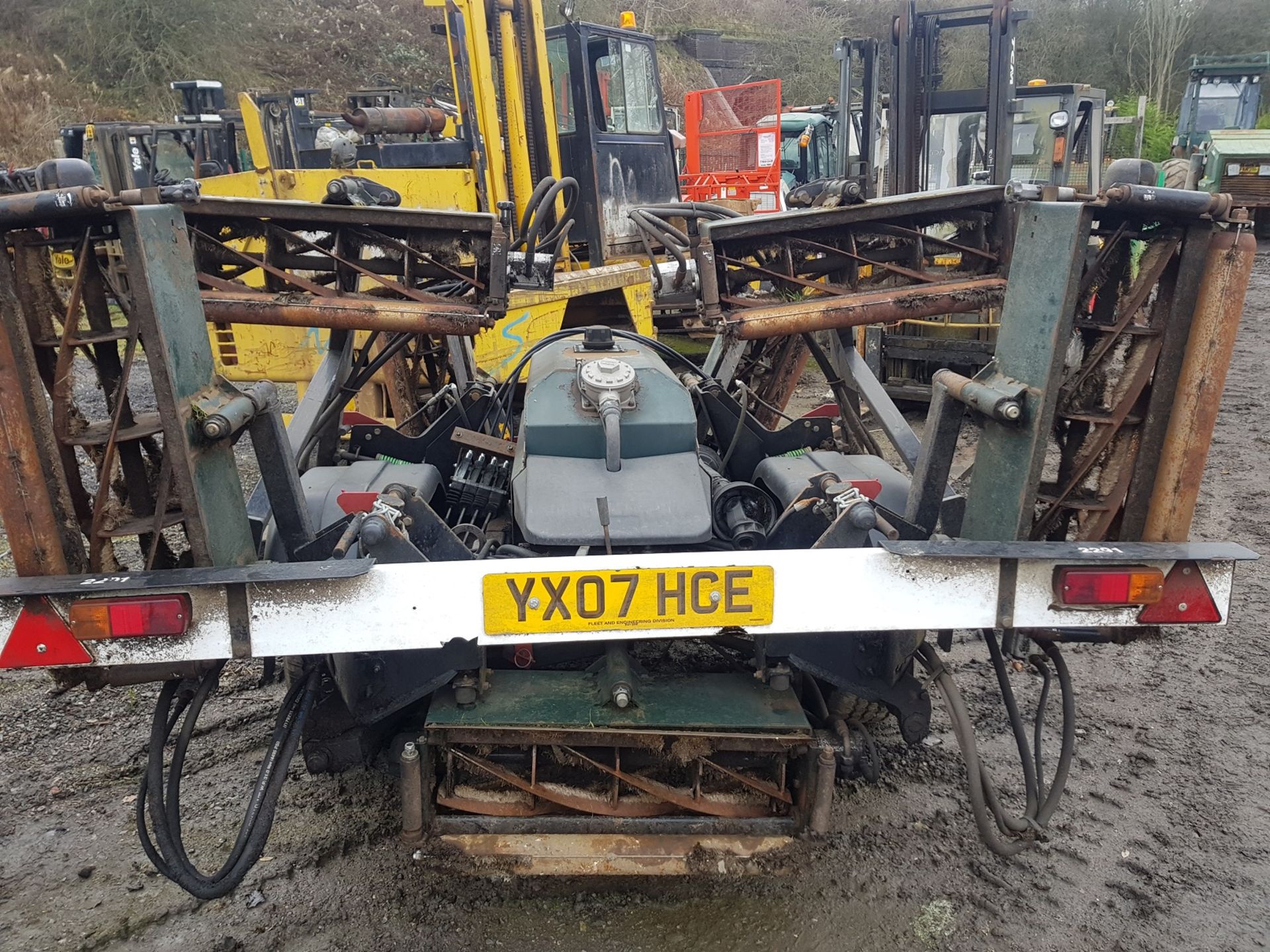 2008 HAYTER TM749 TRAILED GANG MOWER, WEIGHT: 1110KG *PLUS VAT* - Image 5 of 6