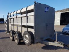 K - 2008 TA-510 LIVESTOCK IFOR WILLIAMS TWIN AXLE TRAILER FITTED WITH SHEET DECKS    YEAR: 2008 TA-
