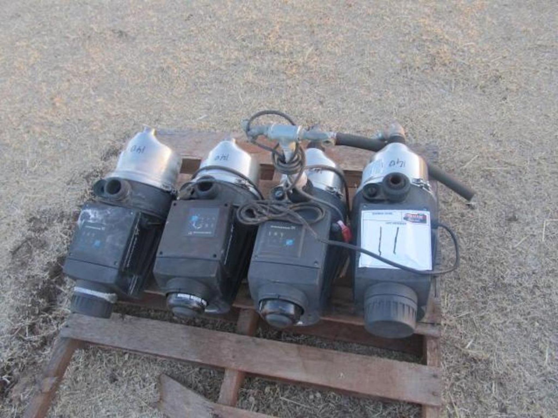 (4) Grundfos Pumps