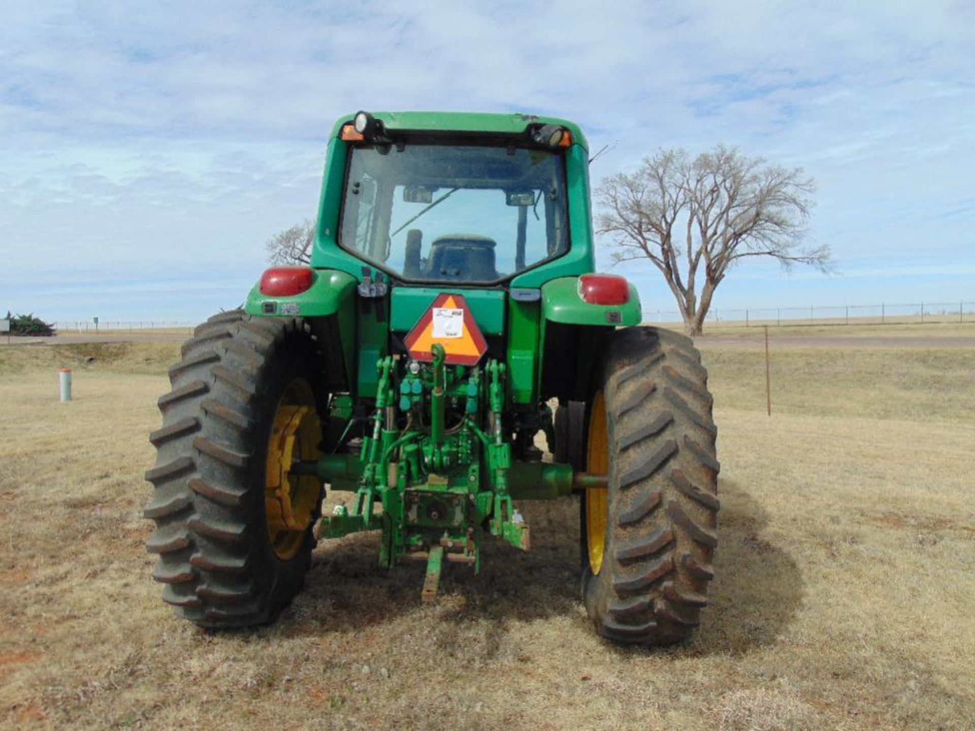 2005 John Deere 7220 Farm Tractor s/n 034661 Cab, a/c, 3pt, pto,hyd outlets, 4732 hrs - Image 5 of 7