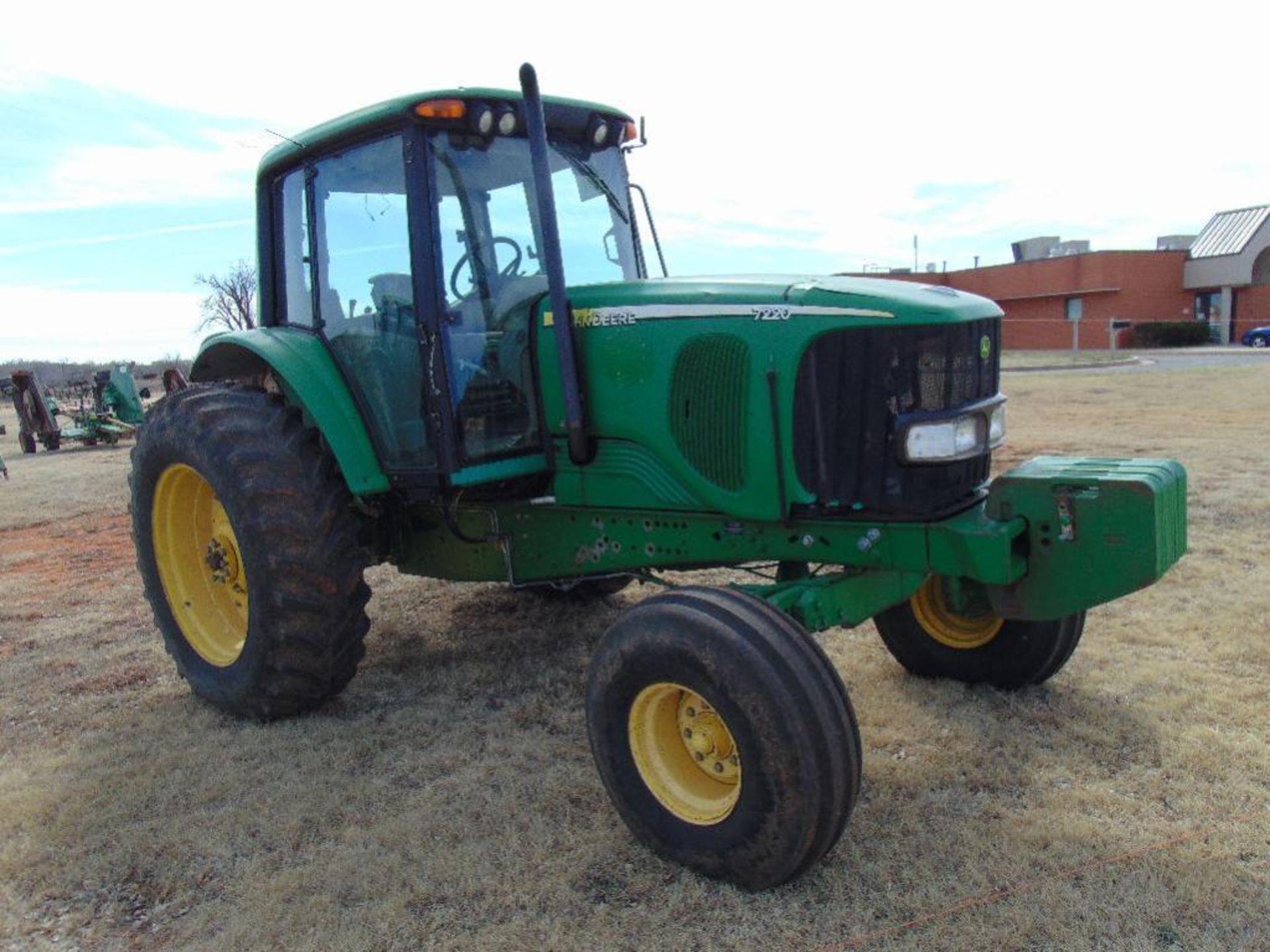 2005 John Deere 7220 Farm Tractor s/n 034661 Cab, a/c, 3pt, pto,hyd outlets, 4732 hrs - Image 3 of 7