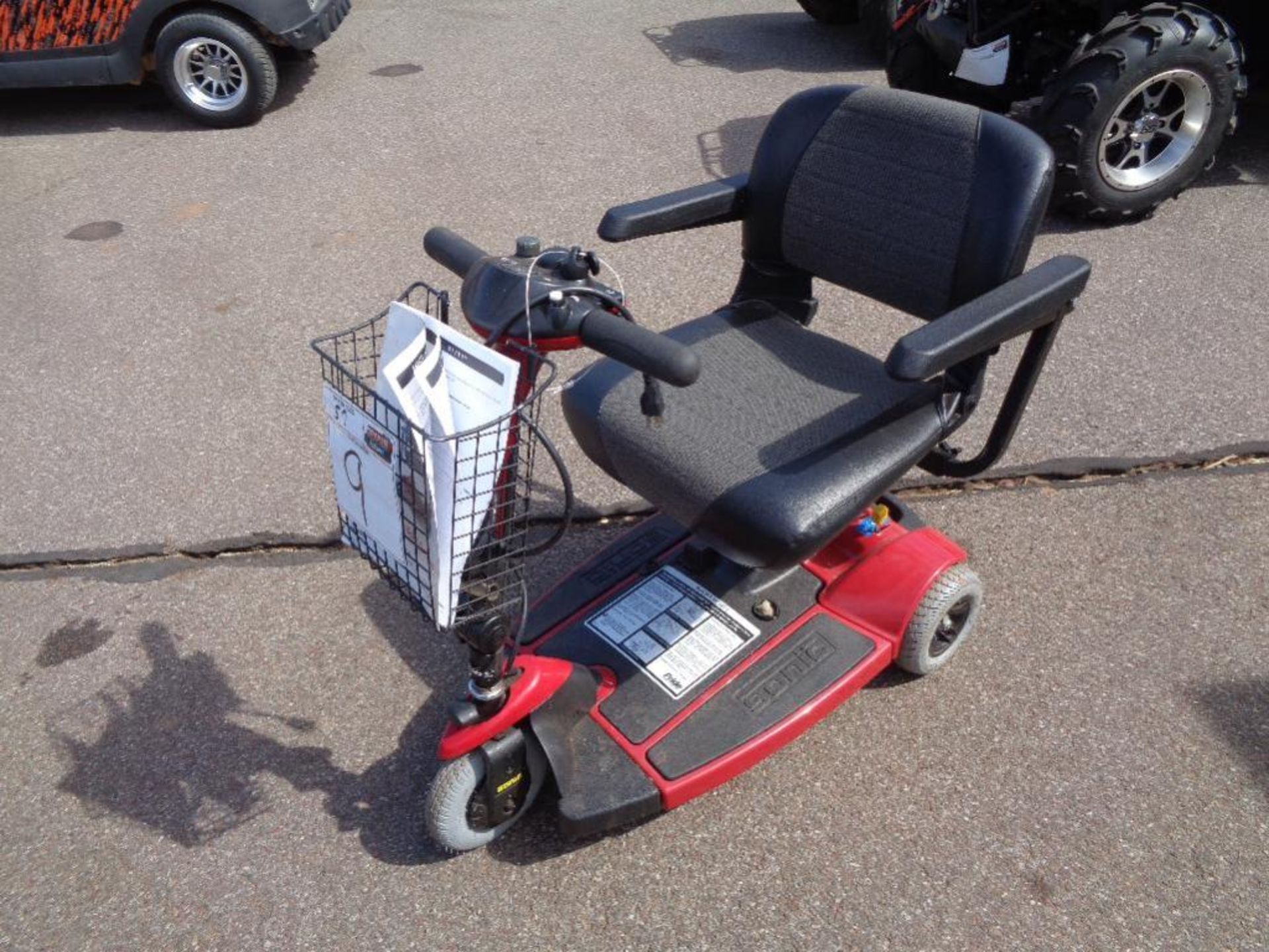 Sonic 3 Wheel Motorized Scooter�