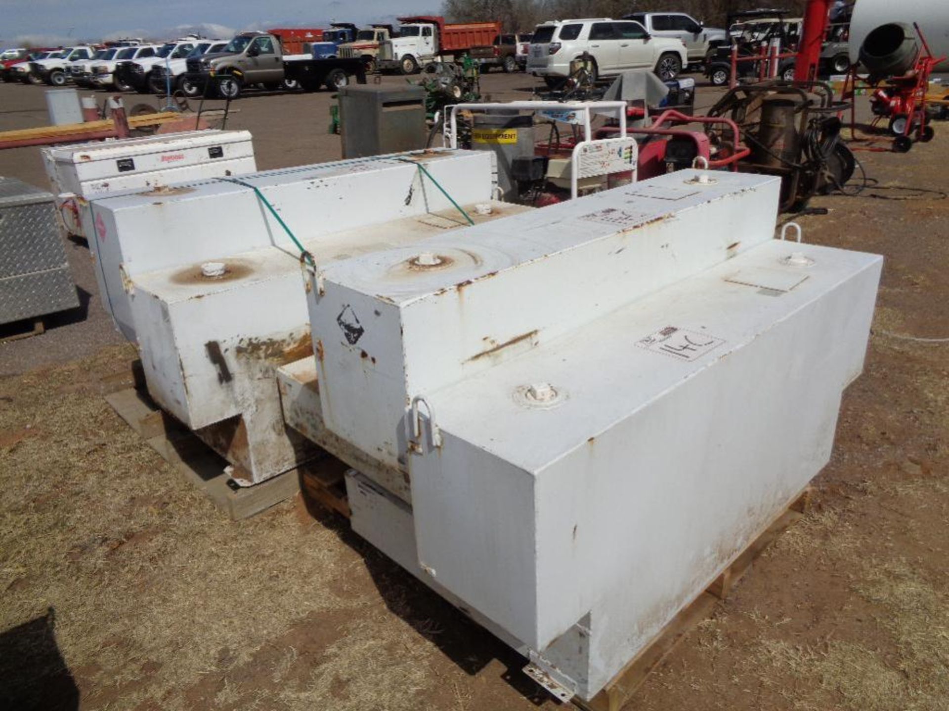 (4) 100 Gallon L Shape Fuel Tanks