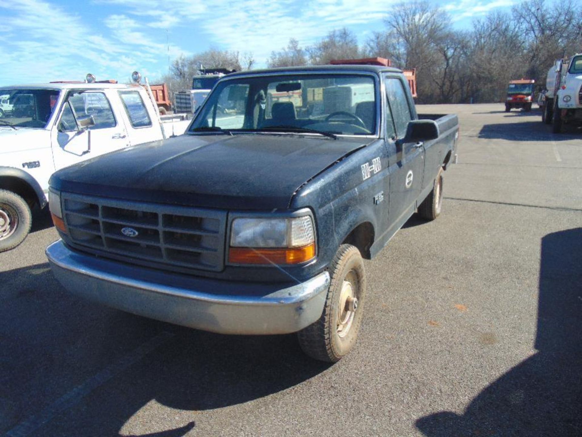 1994 Ford 4x4 Pickup s/n 1ftef14y5rna69499,300 I6 eng, auto trans, od reads 131203 miles,