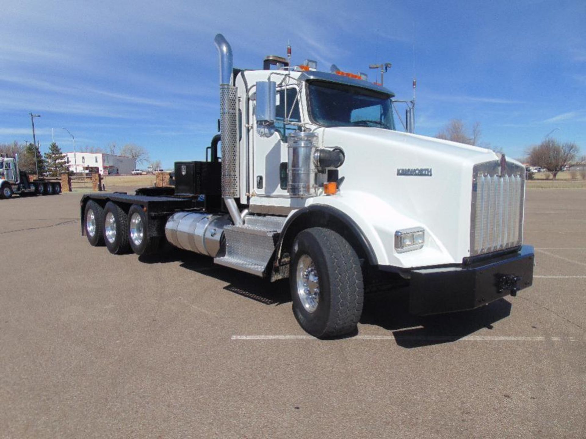 2014 Kenworth Triaxle Winch Truck, s/n 1xkdp4txxej408363,550 hp cummins,13 spd,145529 miles,hyd