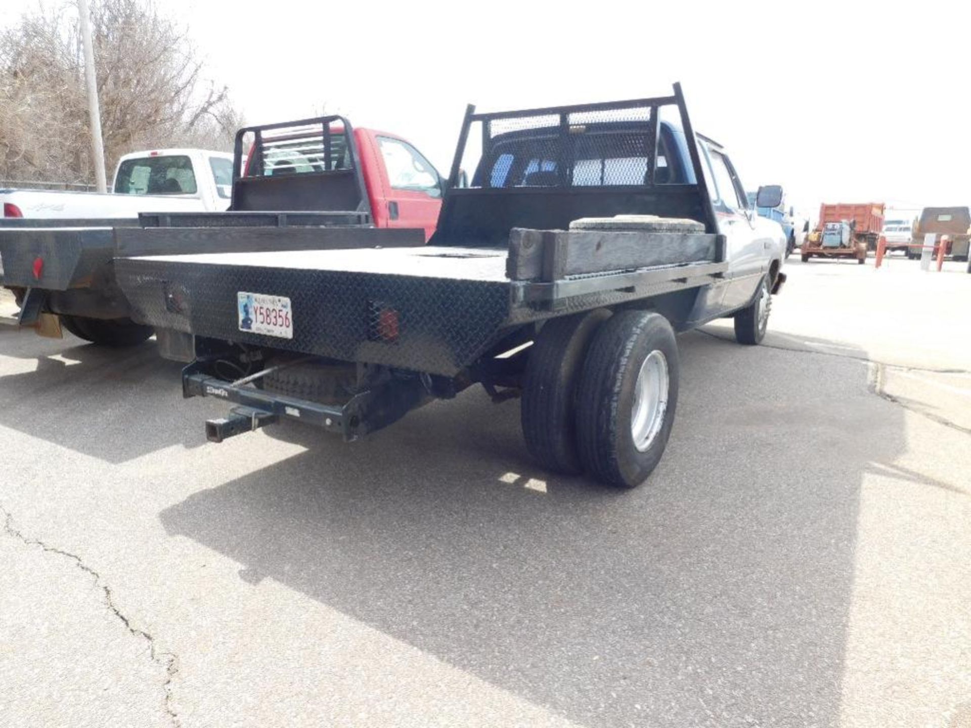 1992 Dodge Ram 350 Extcab Flat Bed, s/n 3b7me33c7nm540752, cummins eng, 5 spd trans ,od reads 80883 - Image 3 of 5