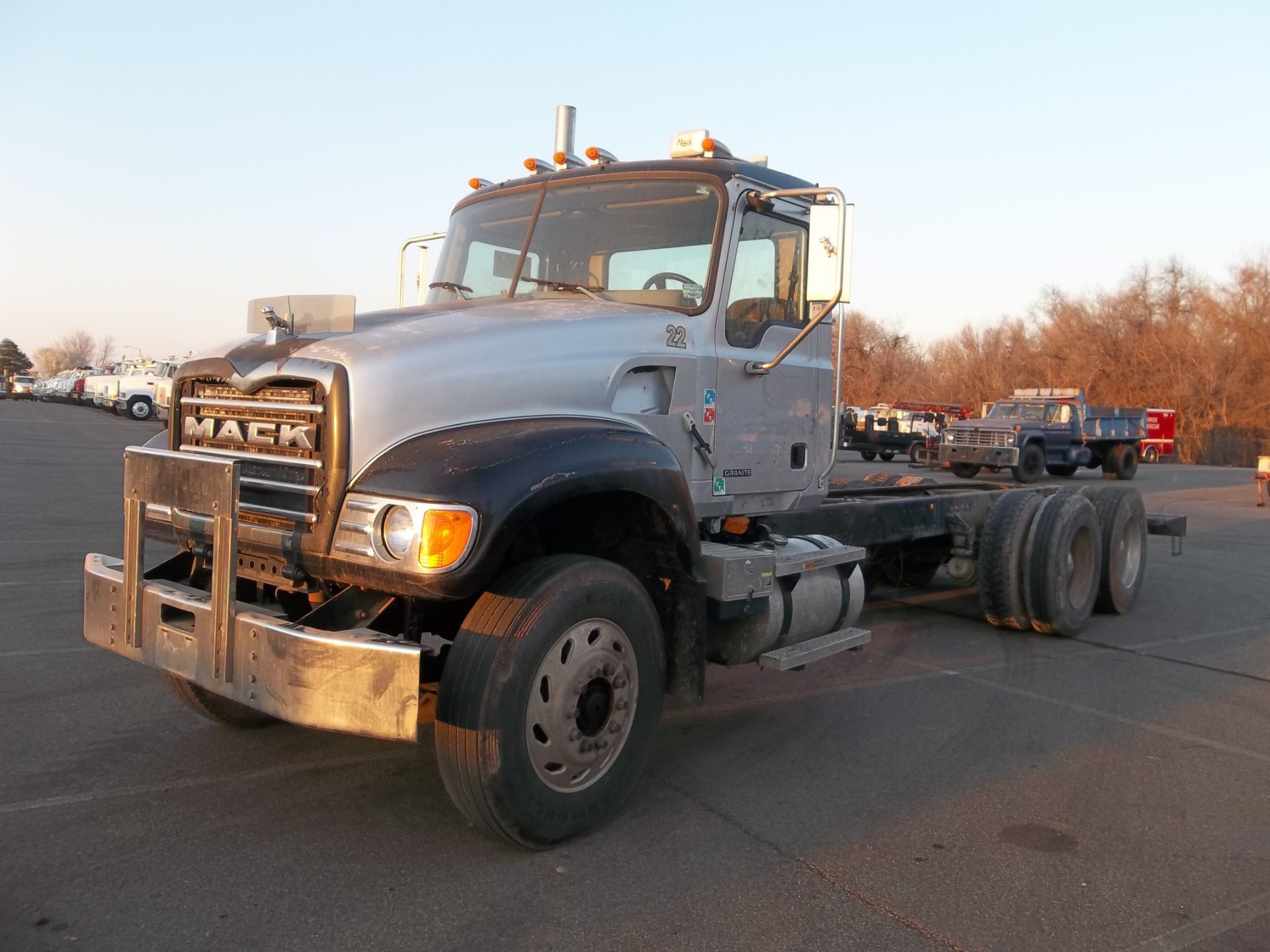 2008 Mack CV713 Cab & Chassis Truck, s/n 1m2ag11c08m070709,Mack E7 eng, 8 spd trans, od reads 170544 - Image 2 of 6