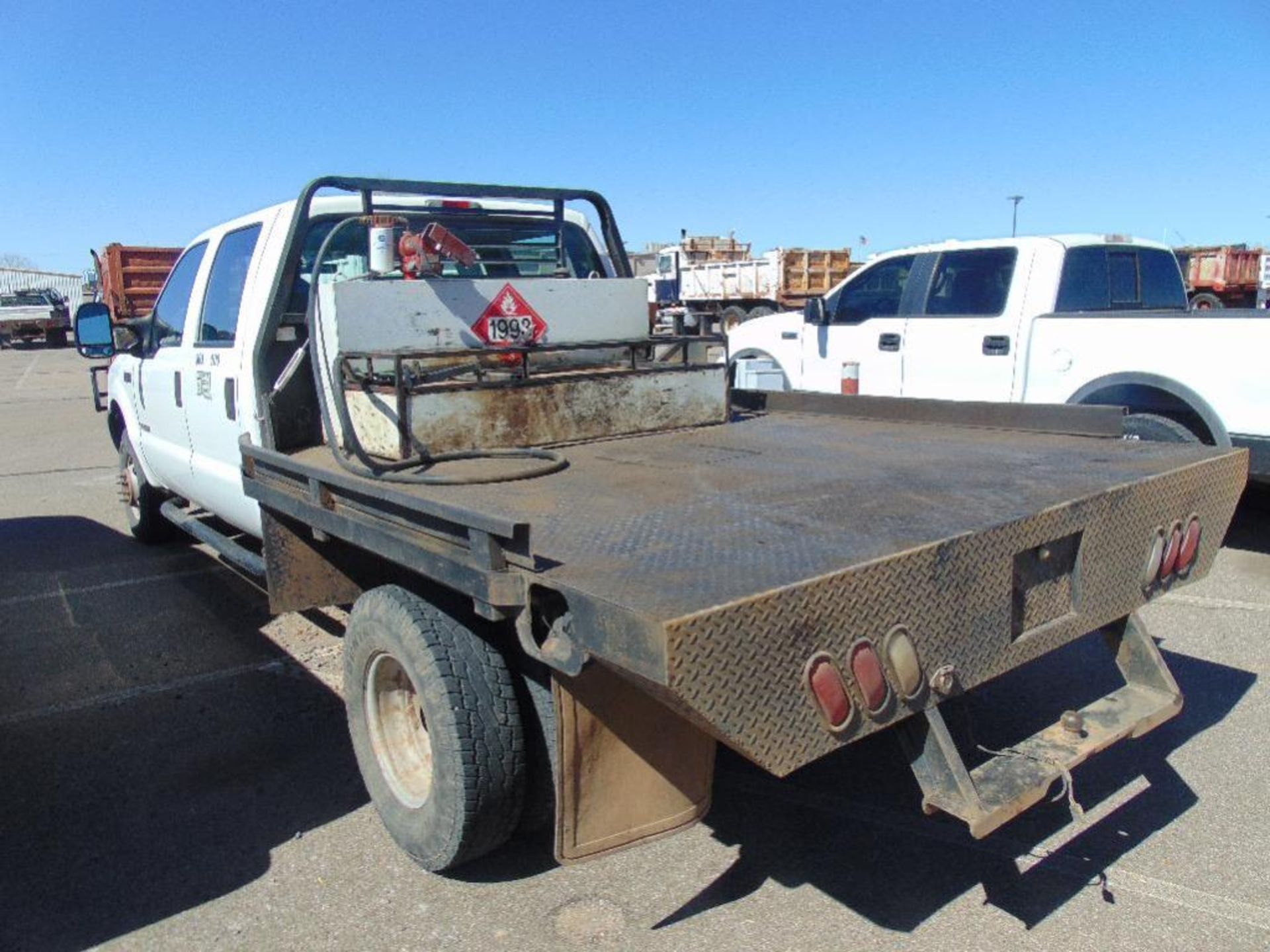 2003 Ford F350 4x4 Flatbed Truck s/n 1fdww37px3ed59792,6.0 pwr stroke, auto trans, hays flatbed, - Image 2 of 7