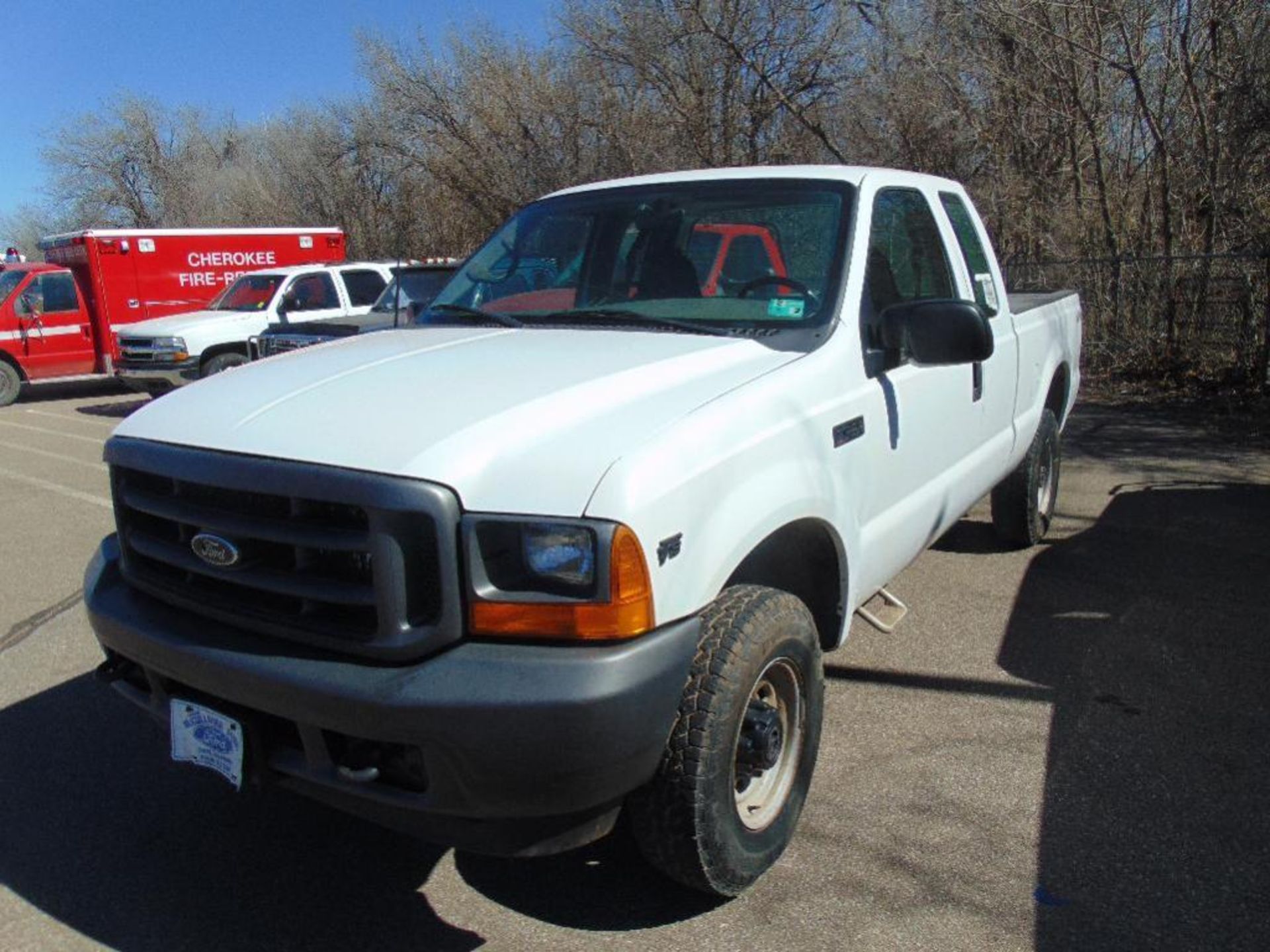 2001 Ford F250 4x4 Pickup s/n 1ftnx21l81eco9495 , ext cab, v8 gas eng, auto trans, od reads 139060 - Image 3 of 11