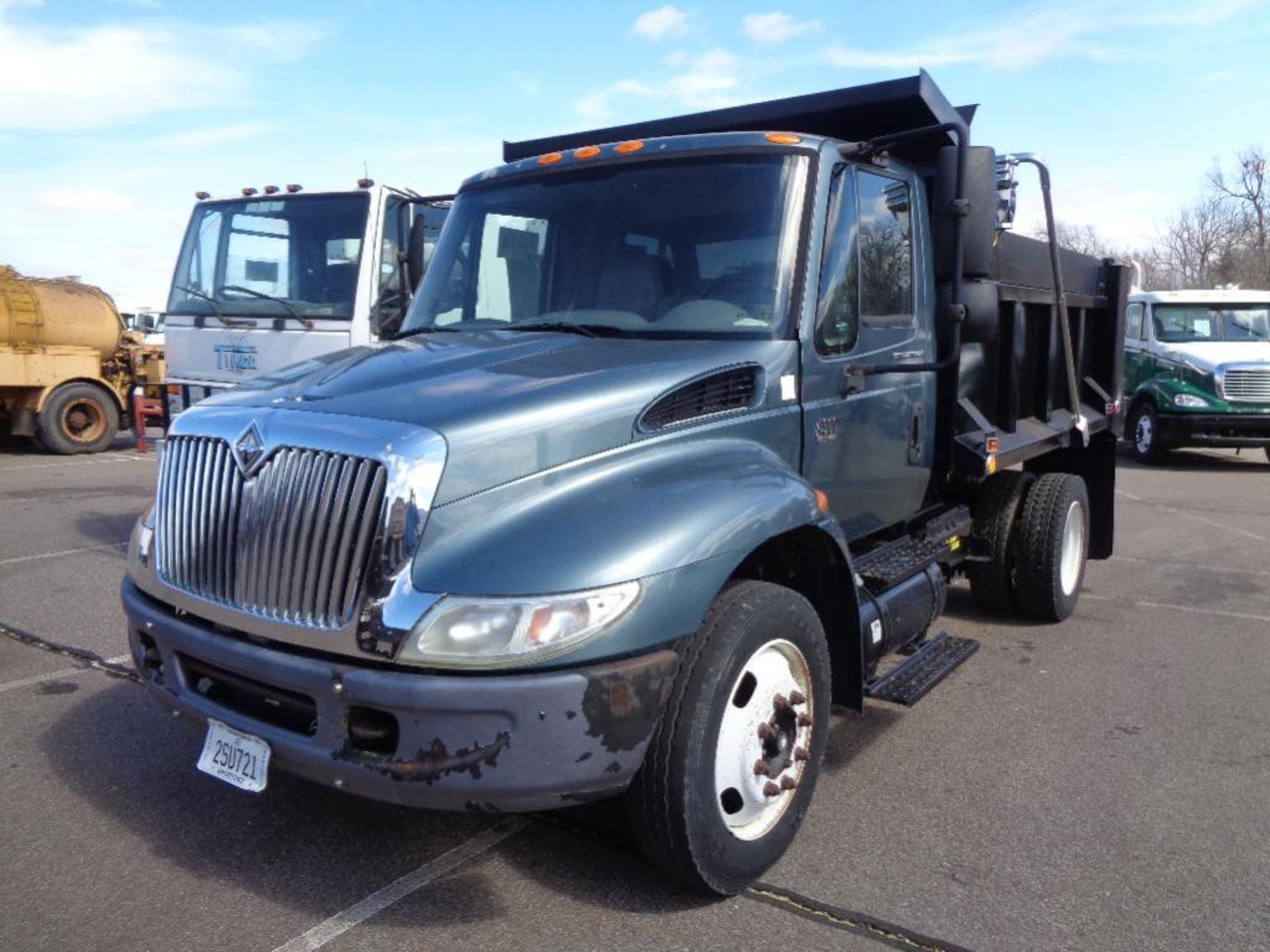 2006 IHC 4300 s/a Dump Truck s/n 1htmmaam07h453143, dt466 eng, auto trans, od reads 76237 miles, new
