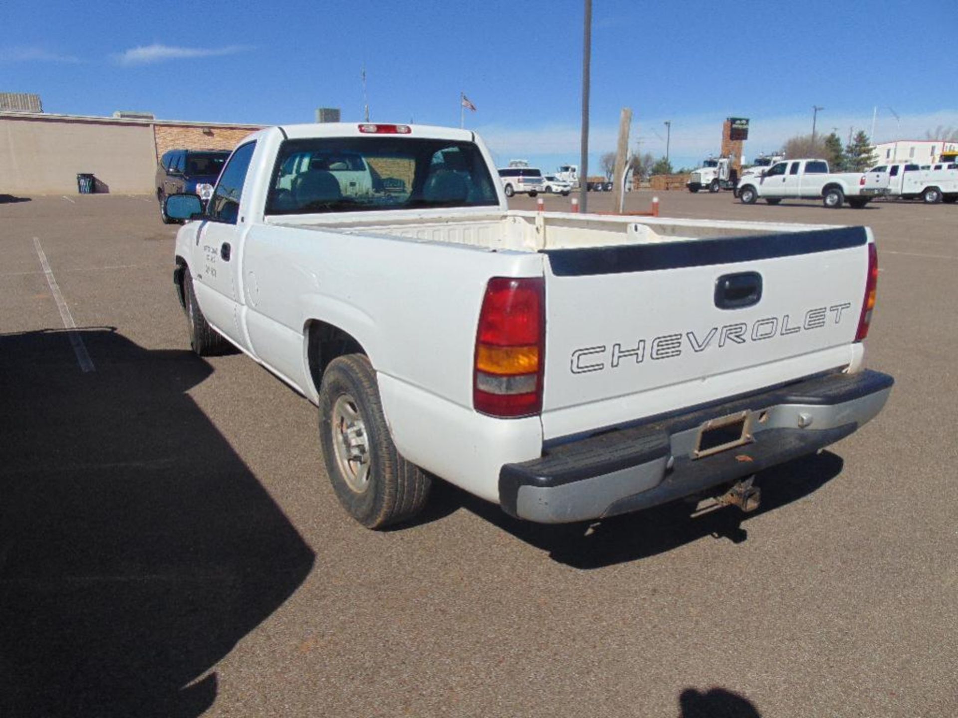 2001 Chevrolet 1500 Pickup s/n 1gcec14v81z88890, v8 eng, auto trans,od reads 151863 miles - Image 2 of 3