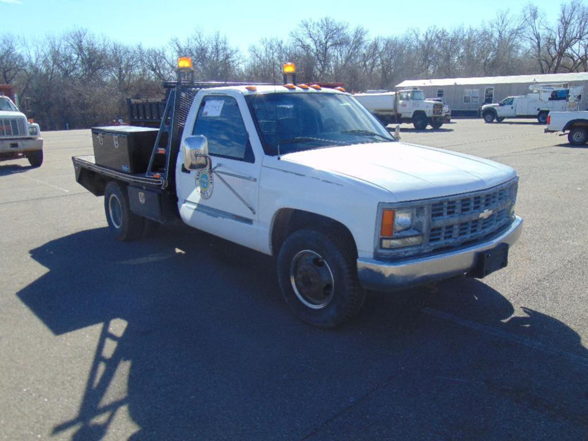 1999 Chevrolet C3500 Welding Truck s/n 1gbjc34r6xf16303, 5.7 v8 eng, auto trans, flat bed, od reads - Image 3 of 5