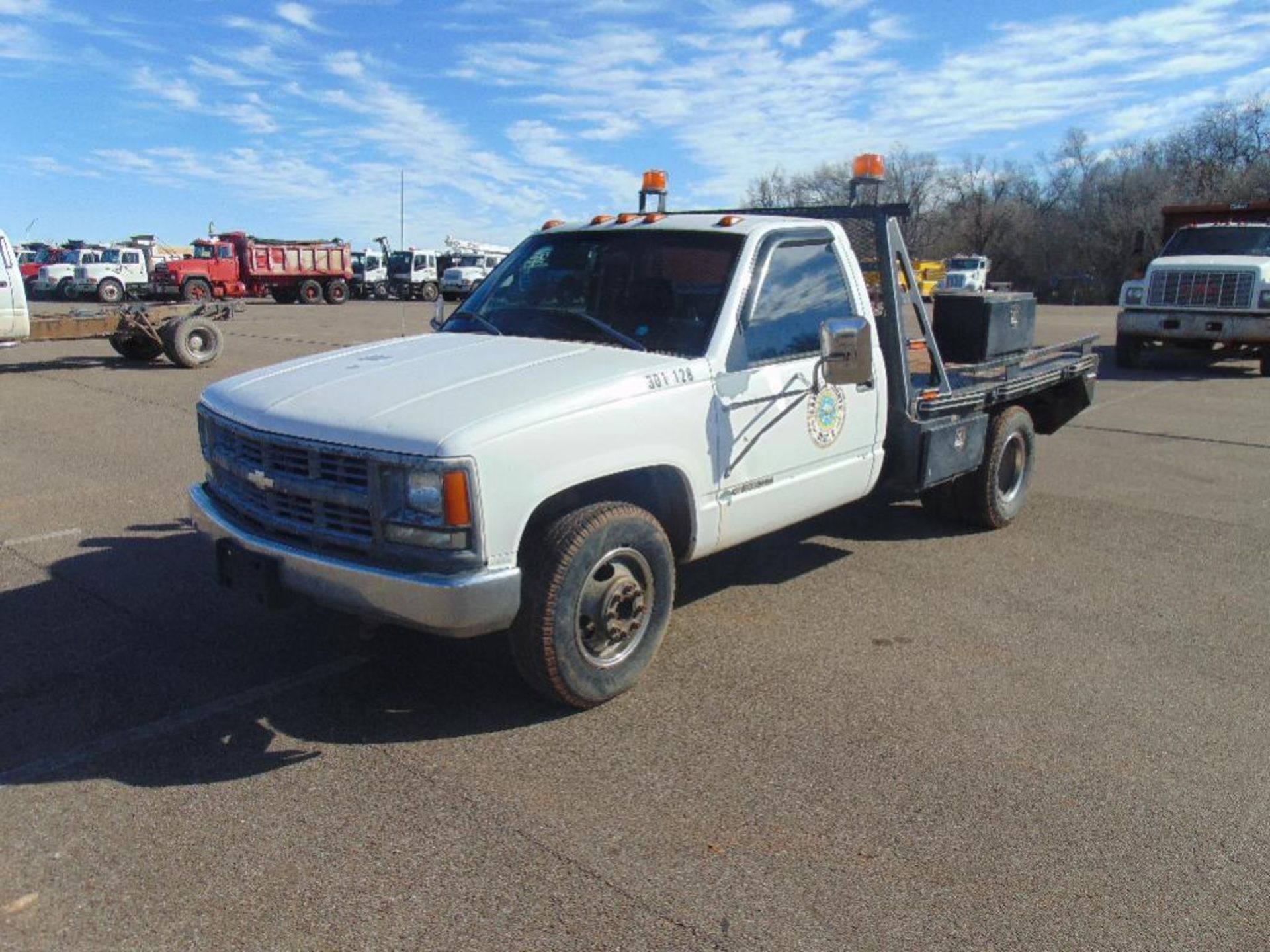 1999 Chevrolet C3500 Welding Truck s/n 1gbjc34r6xf16303, 5.7 v8 eng, auto trans, flat bed, od reads