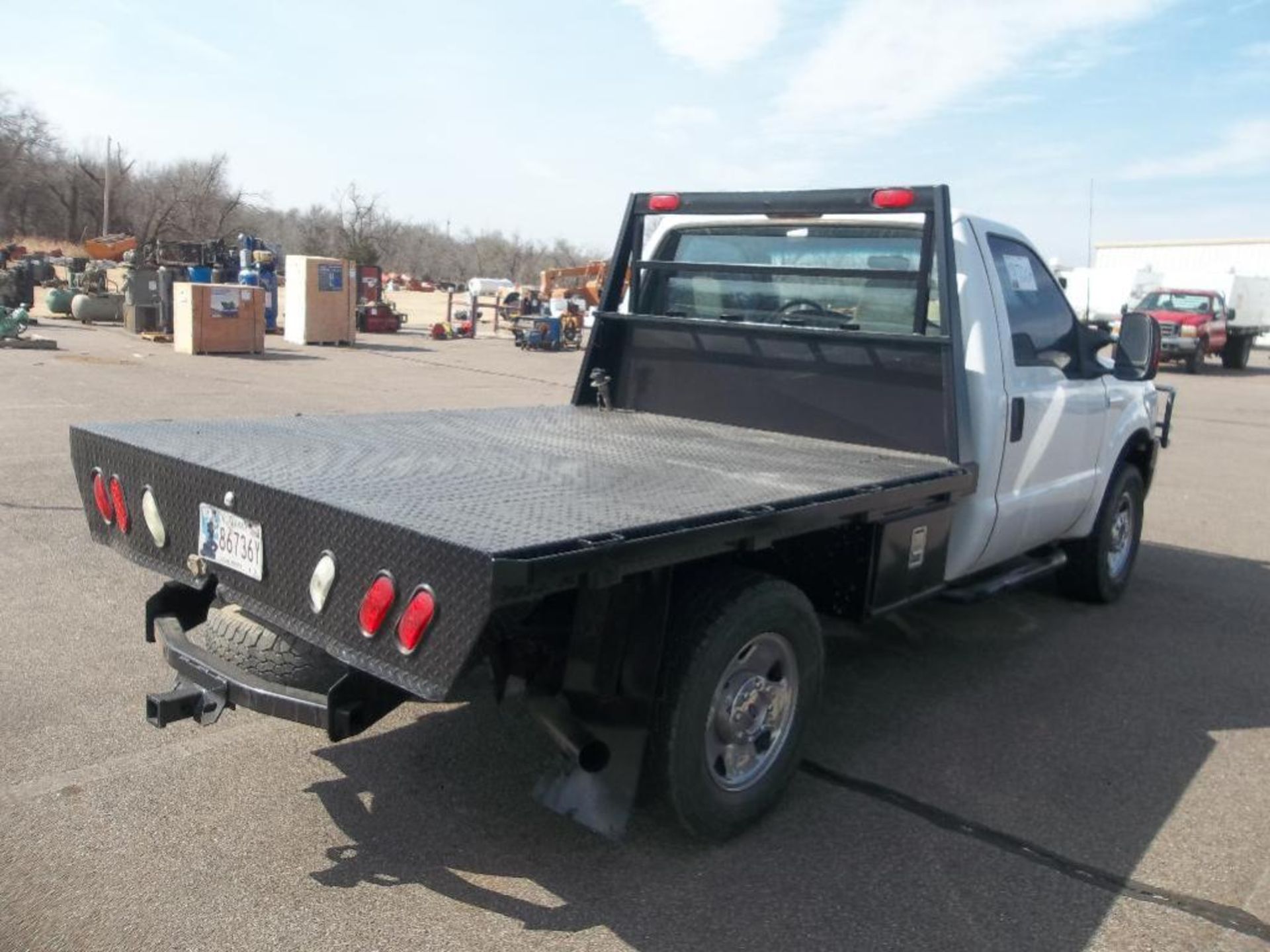 2005 Ford F250 4x4 Flatbed Pickup s/n 1ftnf215x5ed29244, v8 eng, auto trans, od reads 263724 miles, - Image 3 of 6
