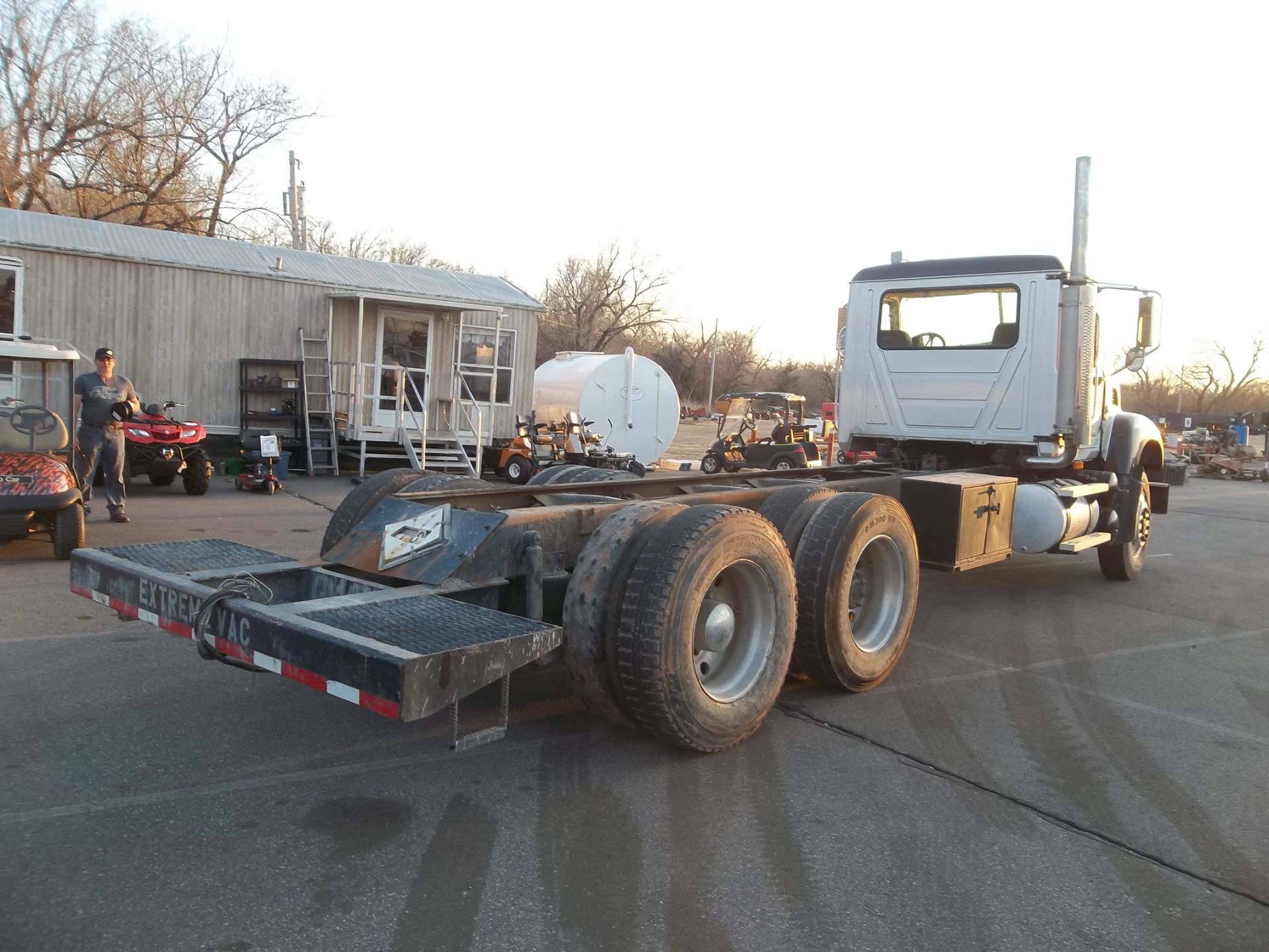 2008 Mack CV713 Cab & Chassis Truck, s/n 1m2ag11c08m070709,Mack E7 eng, 8 spd trans, od reads 170544 - Image 4 of 6
