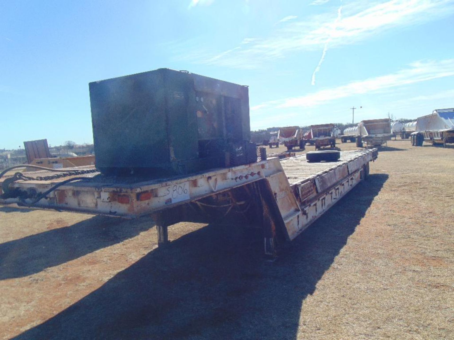 1979 Trail Eze t/a Lowboy w/hyd Tail, s/n 5529979, Hyd dove tail,self contained, 35' load deck - Image 4 of 4