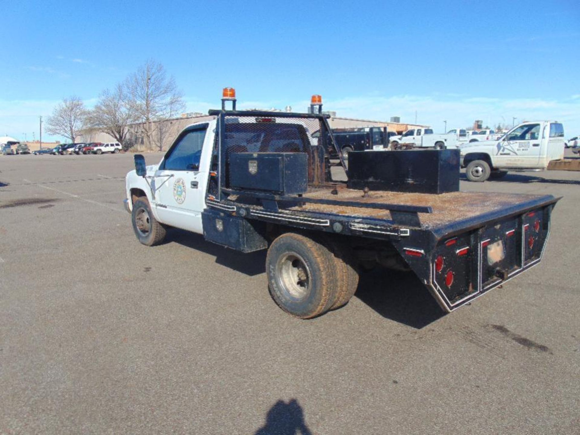 1999 Chevrolet C3500 Welding Truck s/n 1gbjc34r6xf16303, 5.7 v8 eng, auto trans, flat bed, od reads - Image 2 of 5