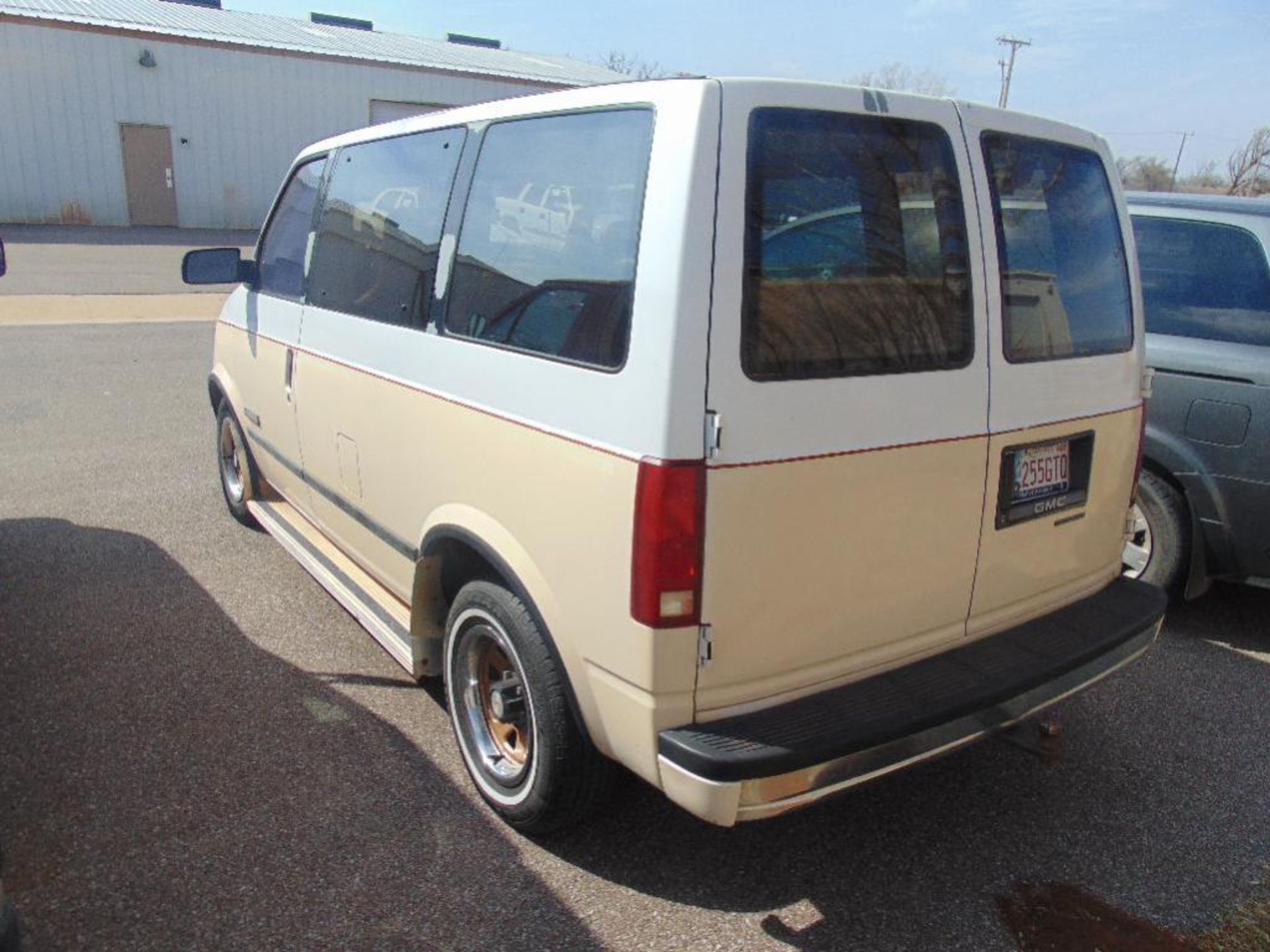 1989 GMC Safari Van s/n 1gkdm15z2kb527813, v6 eng, auto trans , od reads 160091 miles - Image 3 of 7