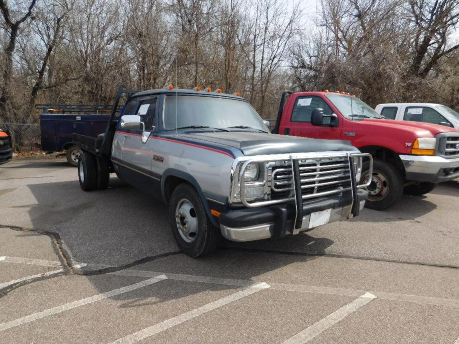 1992 Dodge Ram 350 Extcab Flat Bed, s/n 3b7me33c7nm540752, cummins eng, 5 spd trans ,od reads 80883