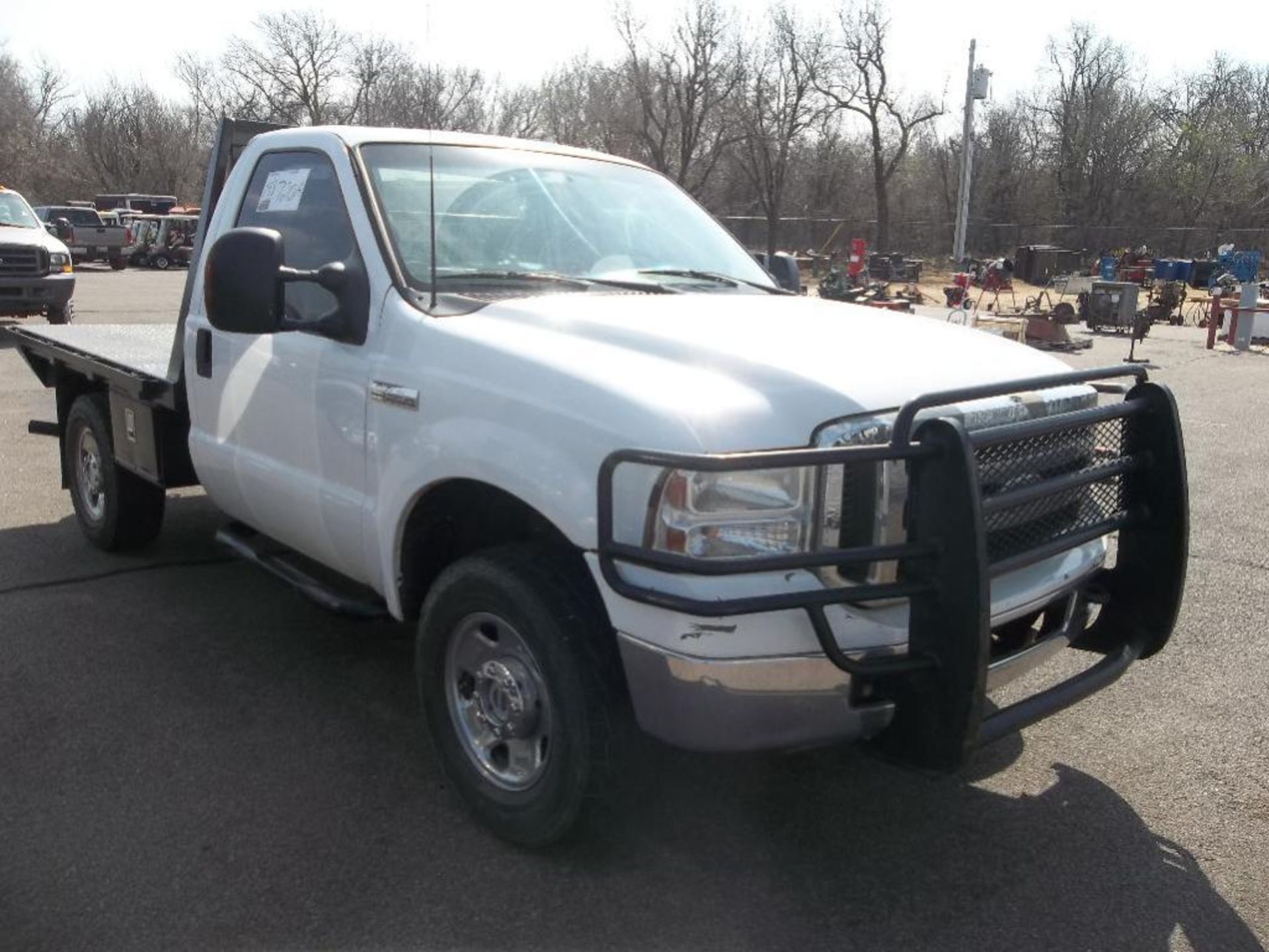 2005 Ford F250 4x4 Flatbed Pickup s/n 1ftnf215x5ed29244, v8 eng, auto trans, od reads 263724 miles, - Image 2 of 6