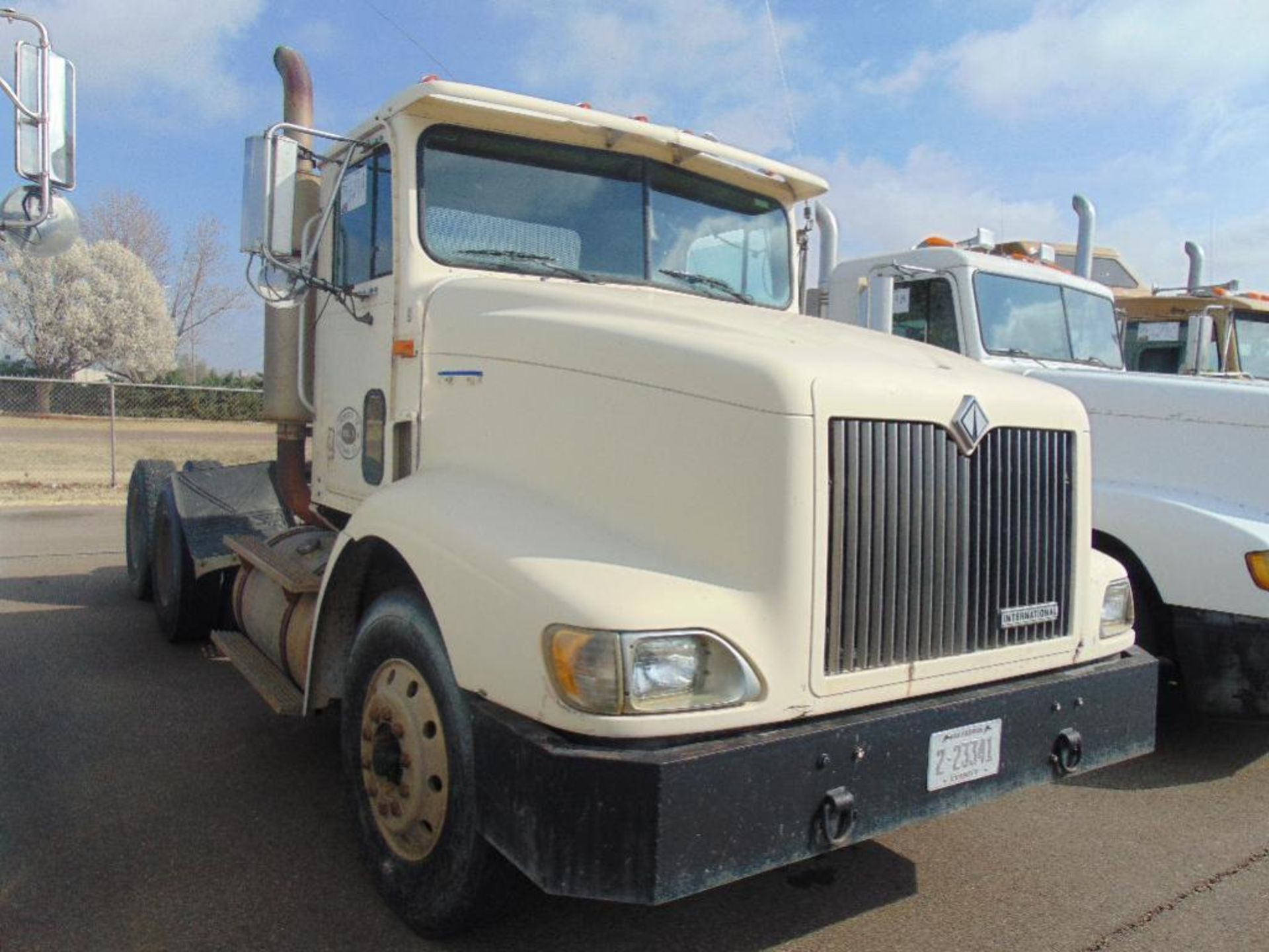 1997 IHC t/a Truck Tractor s/n 2hsfmatr1vc026287, cat eng, 9 spd trans,
